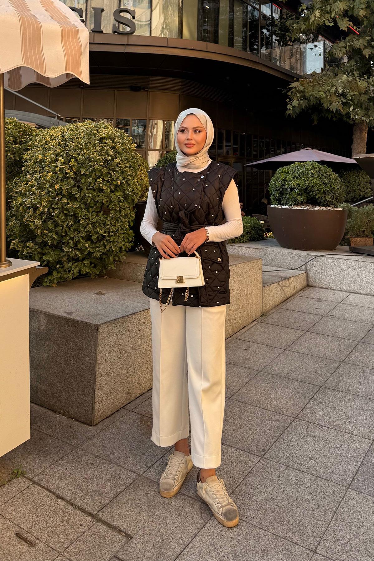 Taş Detaylı Kapitone Yelek Siyah