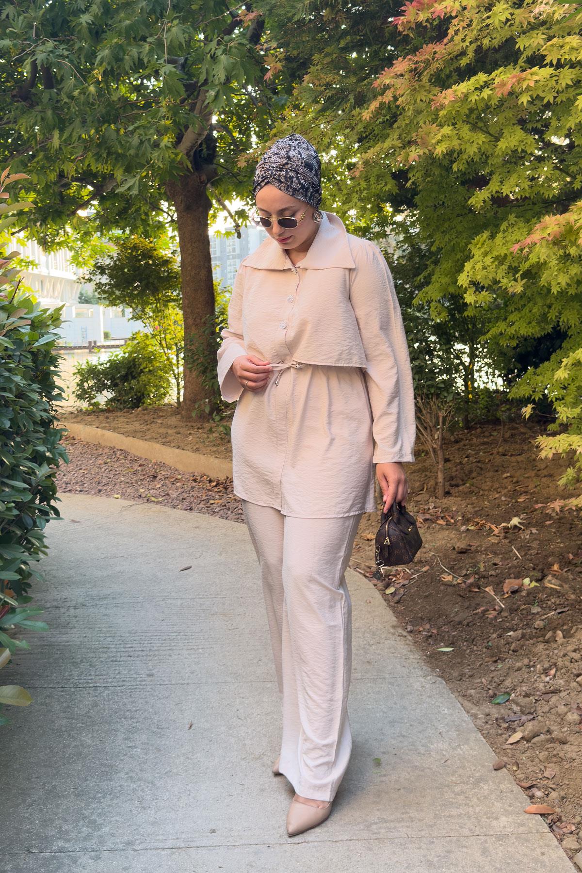 Taş Düğme Detaylı Takım Krem