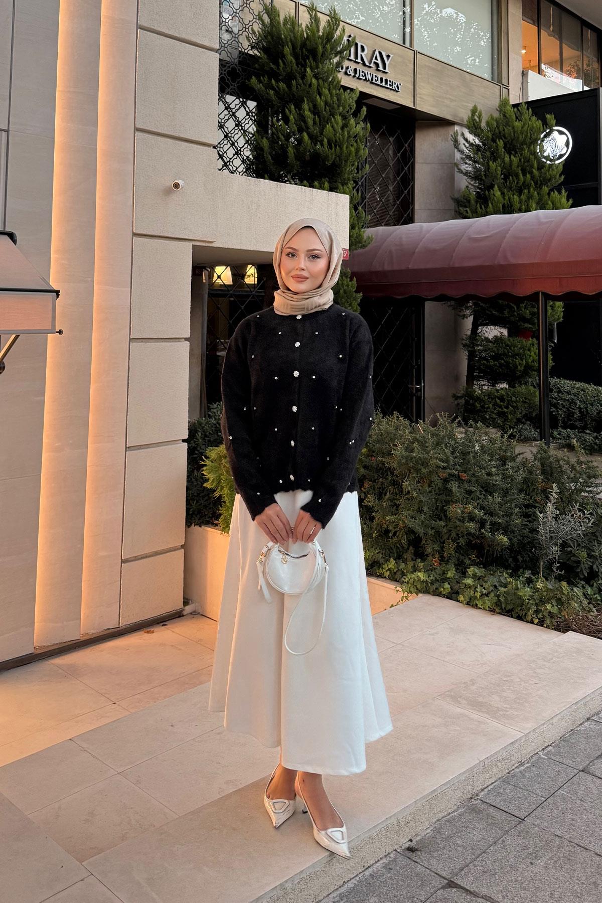 Taşlı Çiçek Düğmeli Hırka Siyah