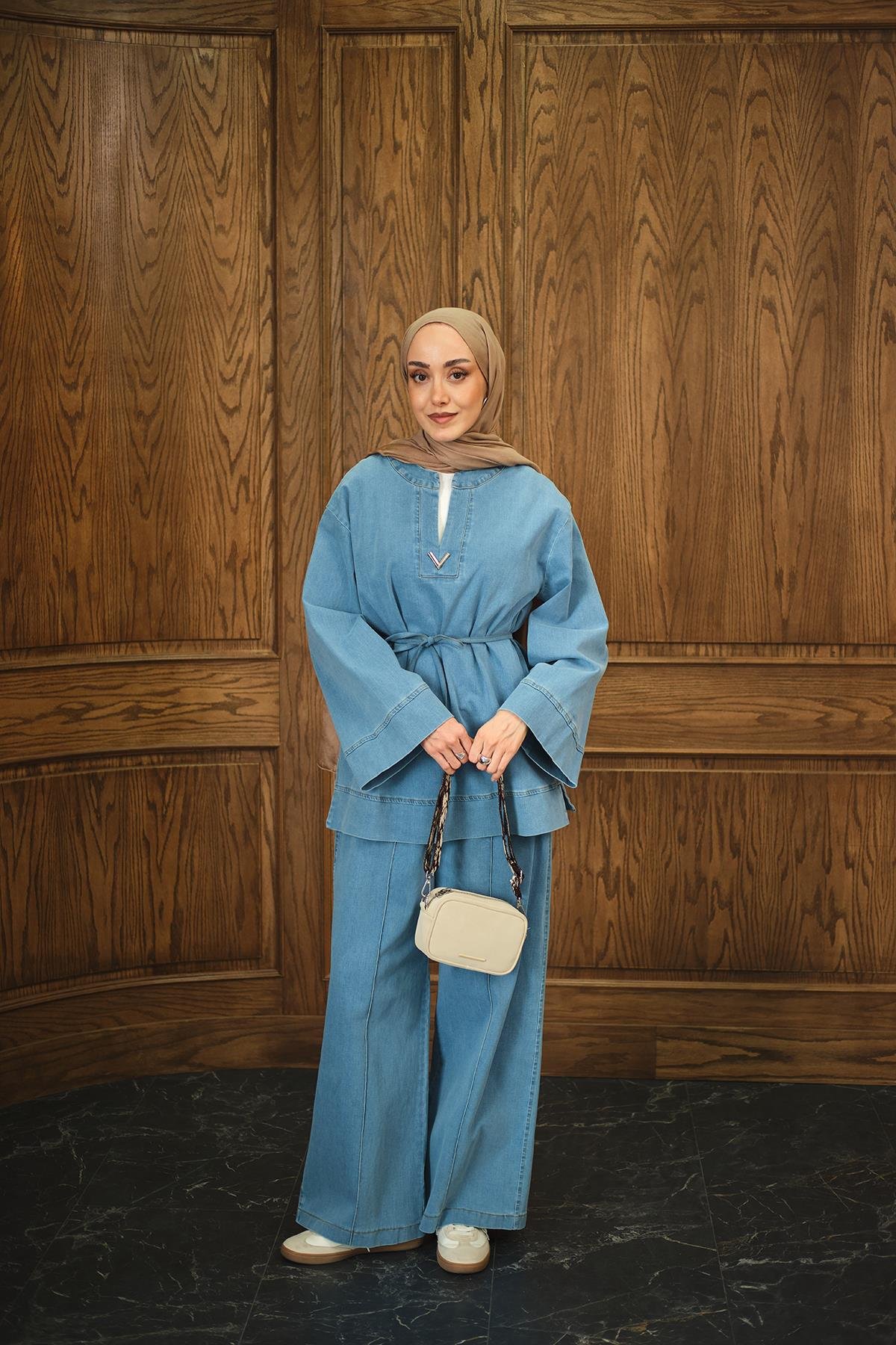 V Broş Detay Takım Açık Mavi