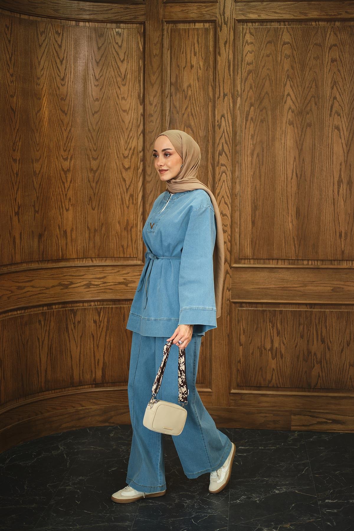 V Broş Detay Takım Açık Mavi