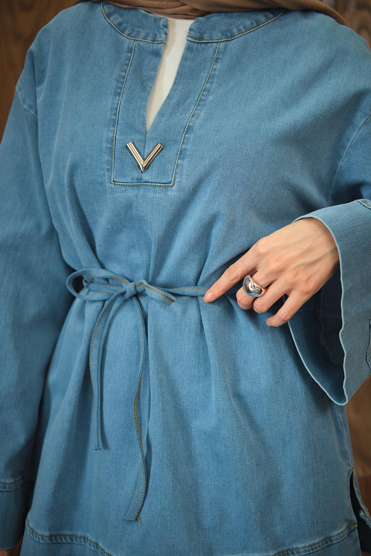 V Broş Detay Takım Açık Mavi