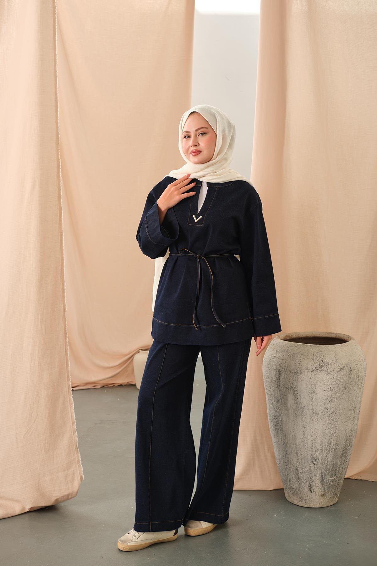 V Broş Detay Takım Lacivert