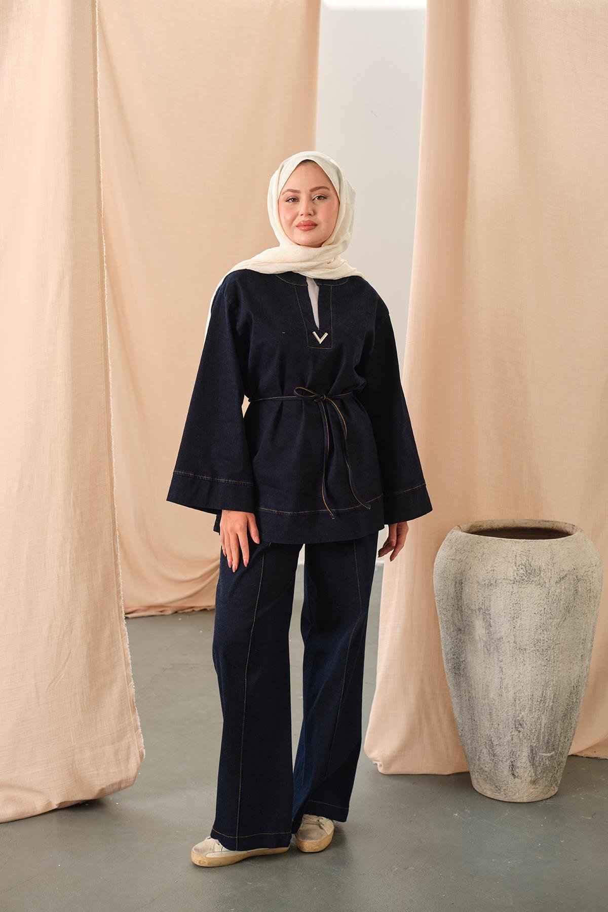 V Broş Detay Takım Lacivert