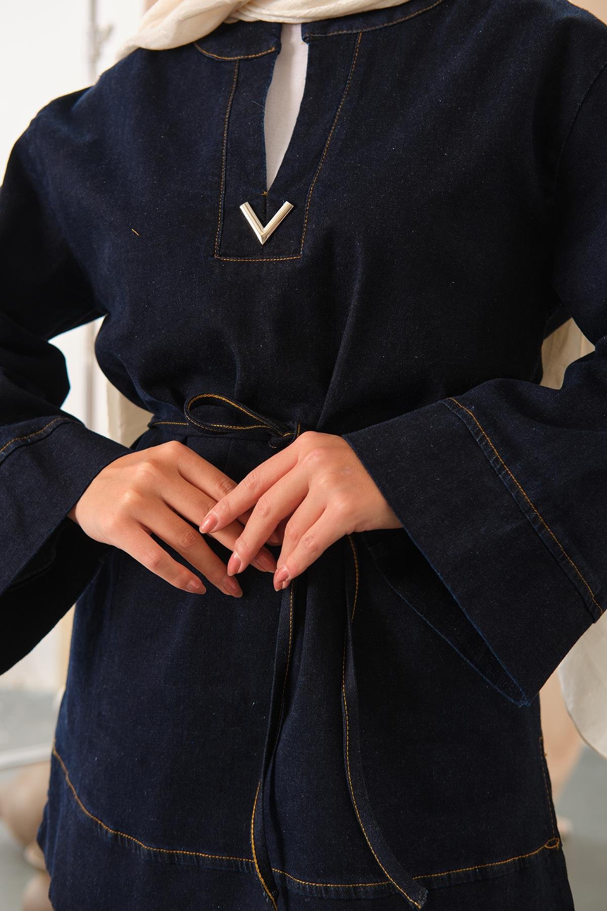 V Broş Detay Takım Lacivert