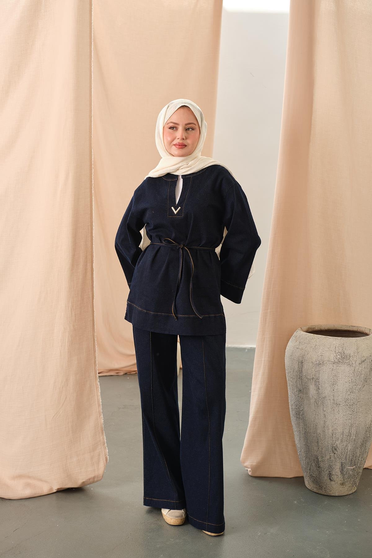 V Broş Detay Takım Lacivert