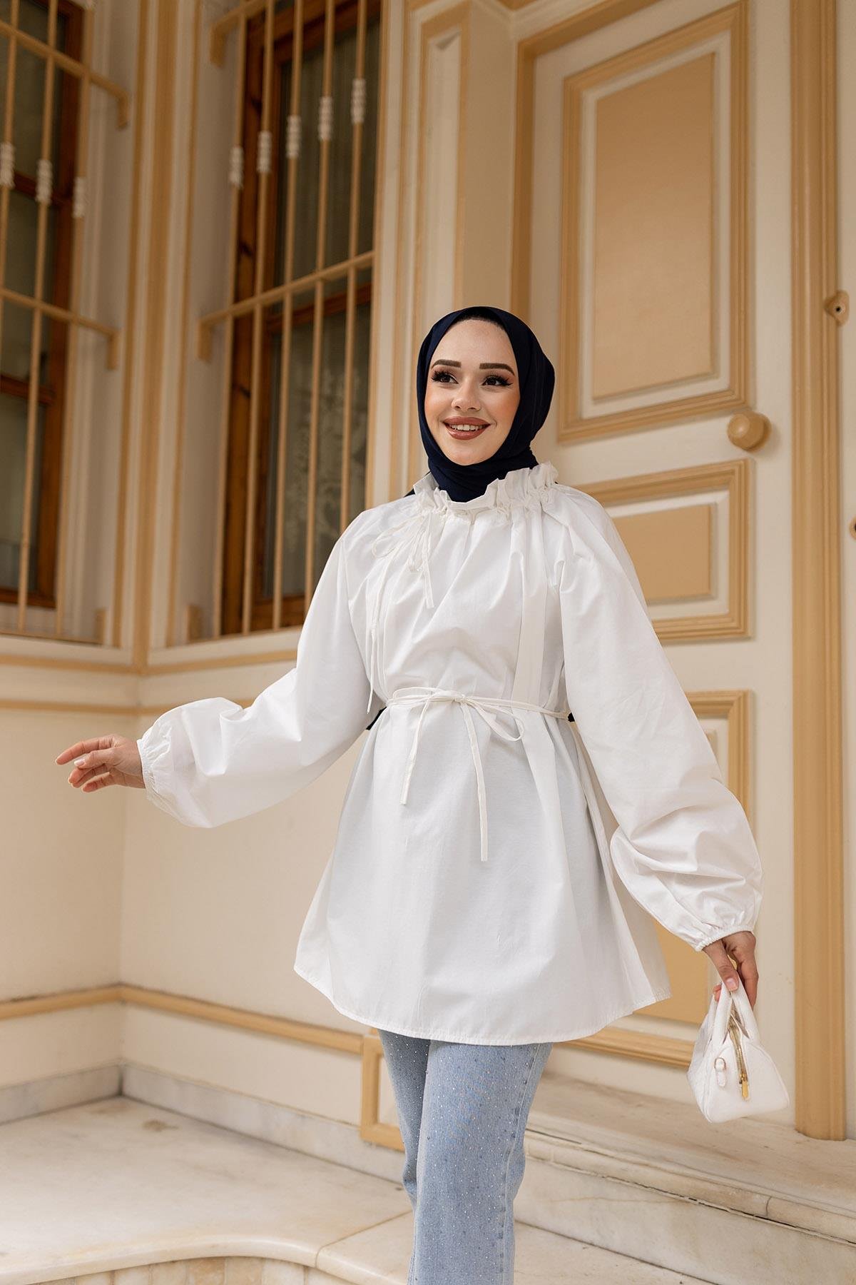 Yaka Büzgülü Bel Bağlamalı Tunik Beyaz