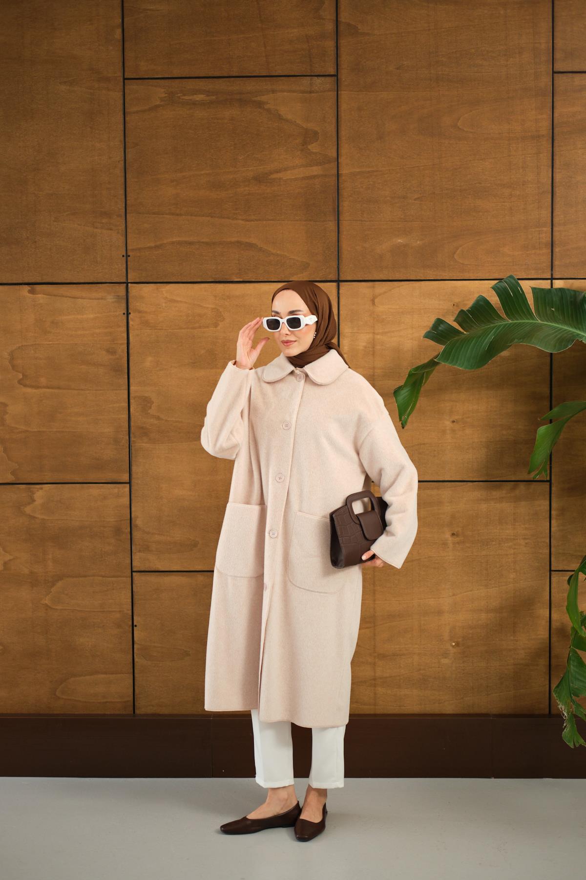 Yaka Detay Peluş Kaban Krem