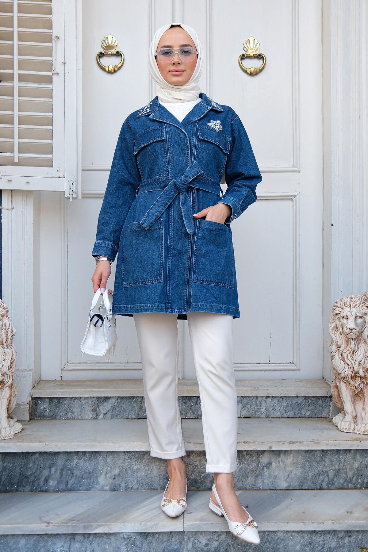 Yaka ve Cep Kısmı Taşlı Kemerli Denim Ceket  Koyu Mavi