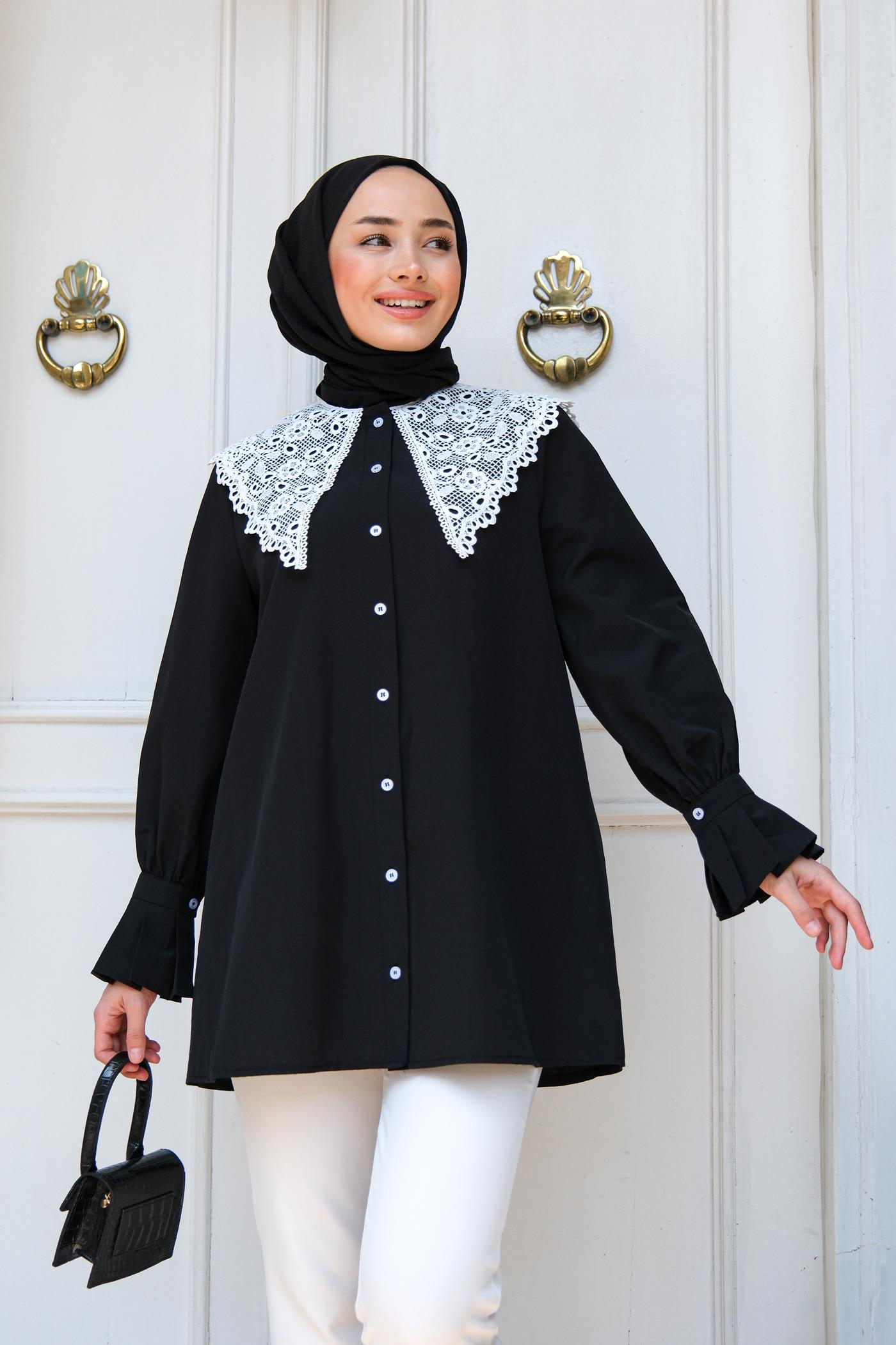 Yakası Dantel Detay Siyah