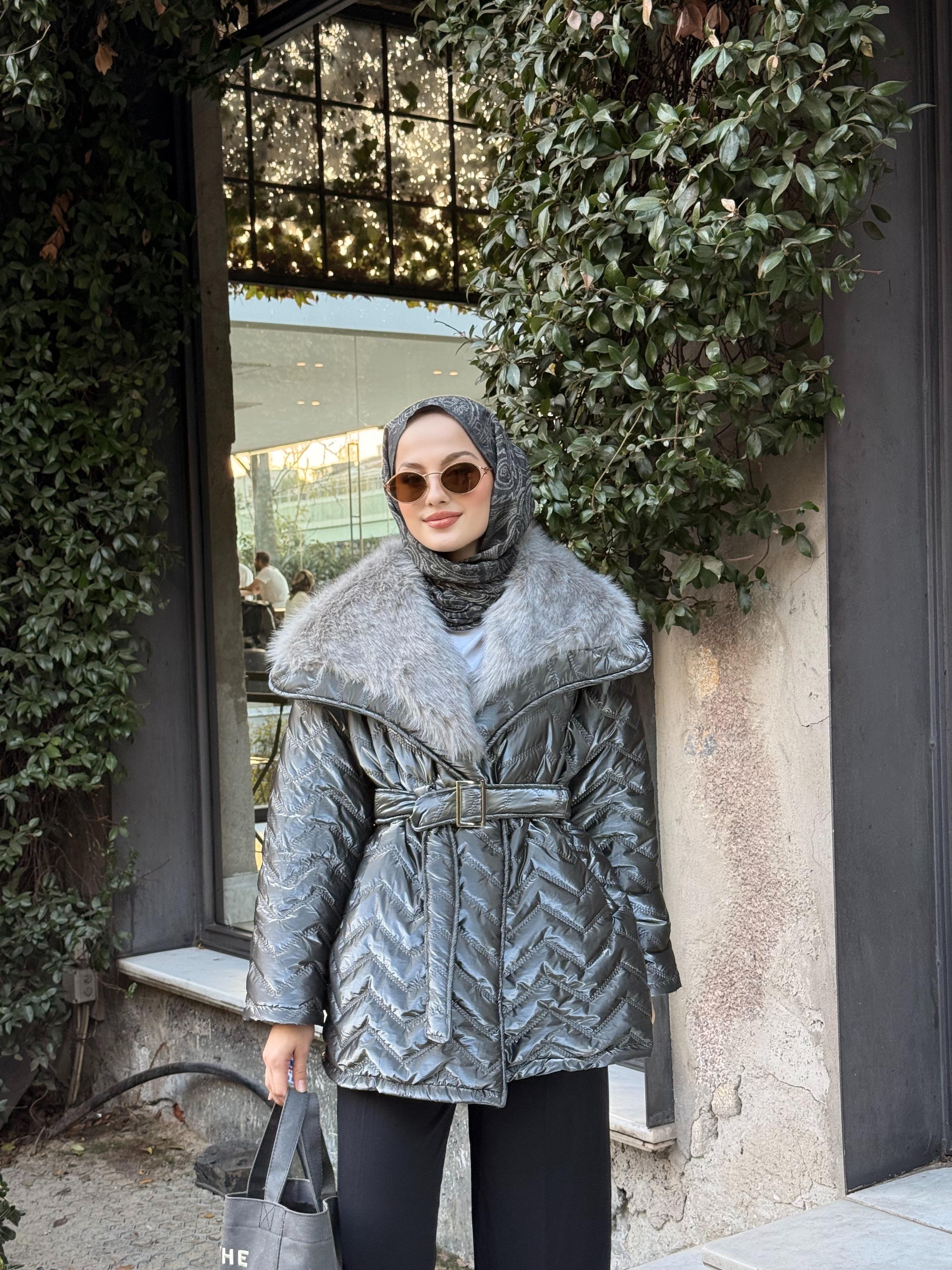 Yakası Kürk Detaylı Bel Bağlamalı Mont Gri