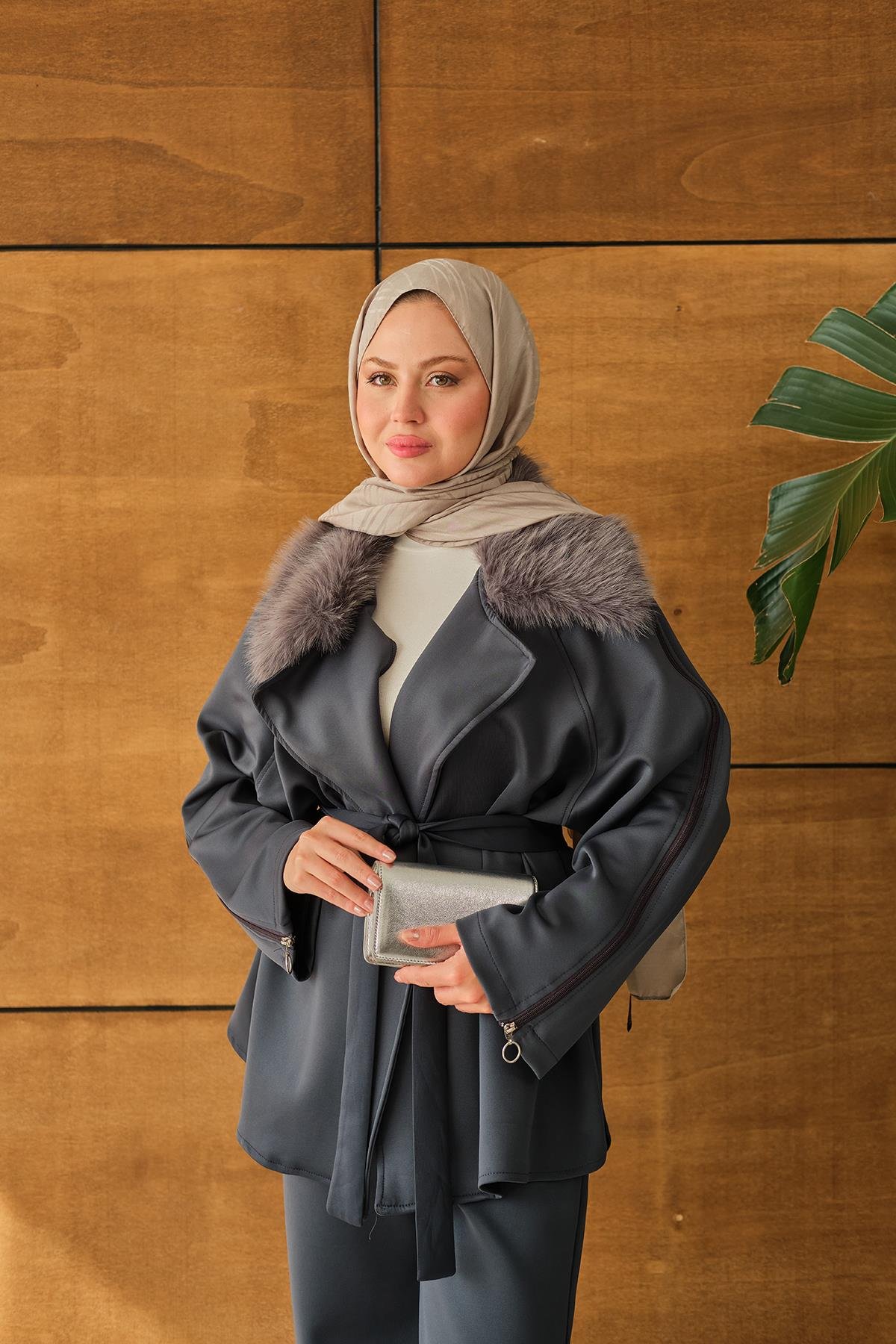 Yakası Kürk Kolları Fermuarlı Takım Antrasit