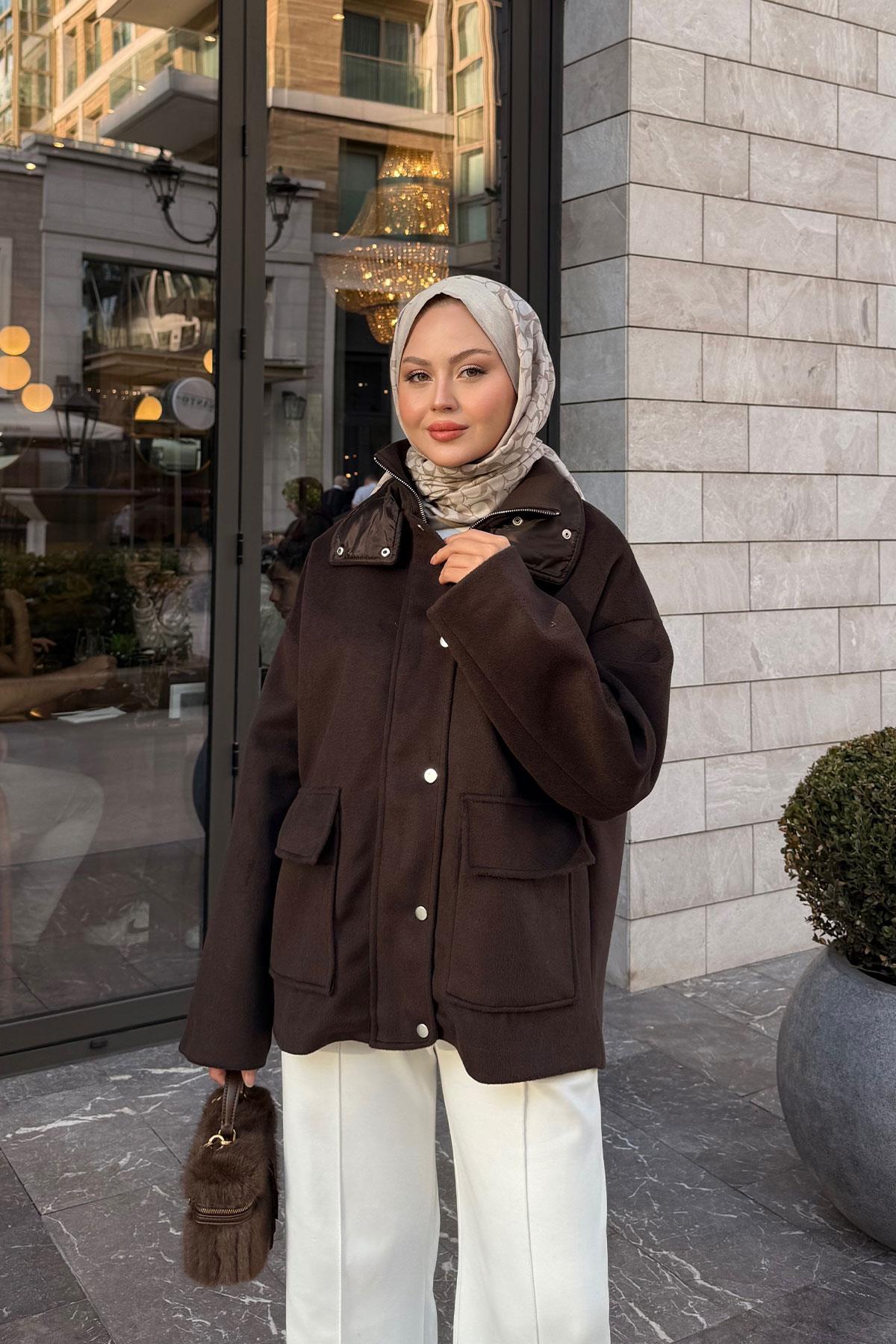 Yakası Lastik Detaylı Ceket Kahverengi