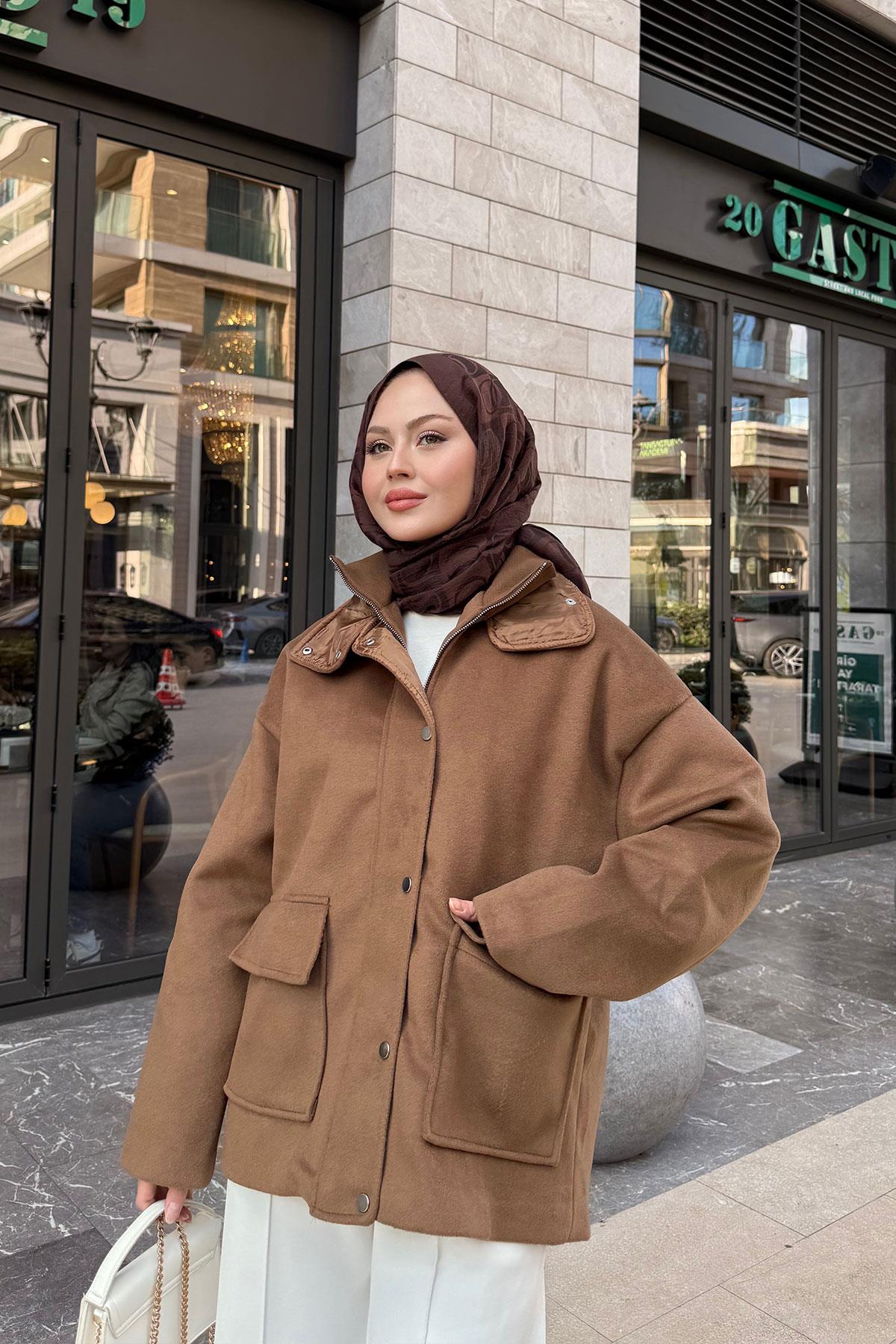 Yakası Lastik Detaylı Ceket Taba