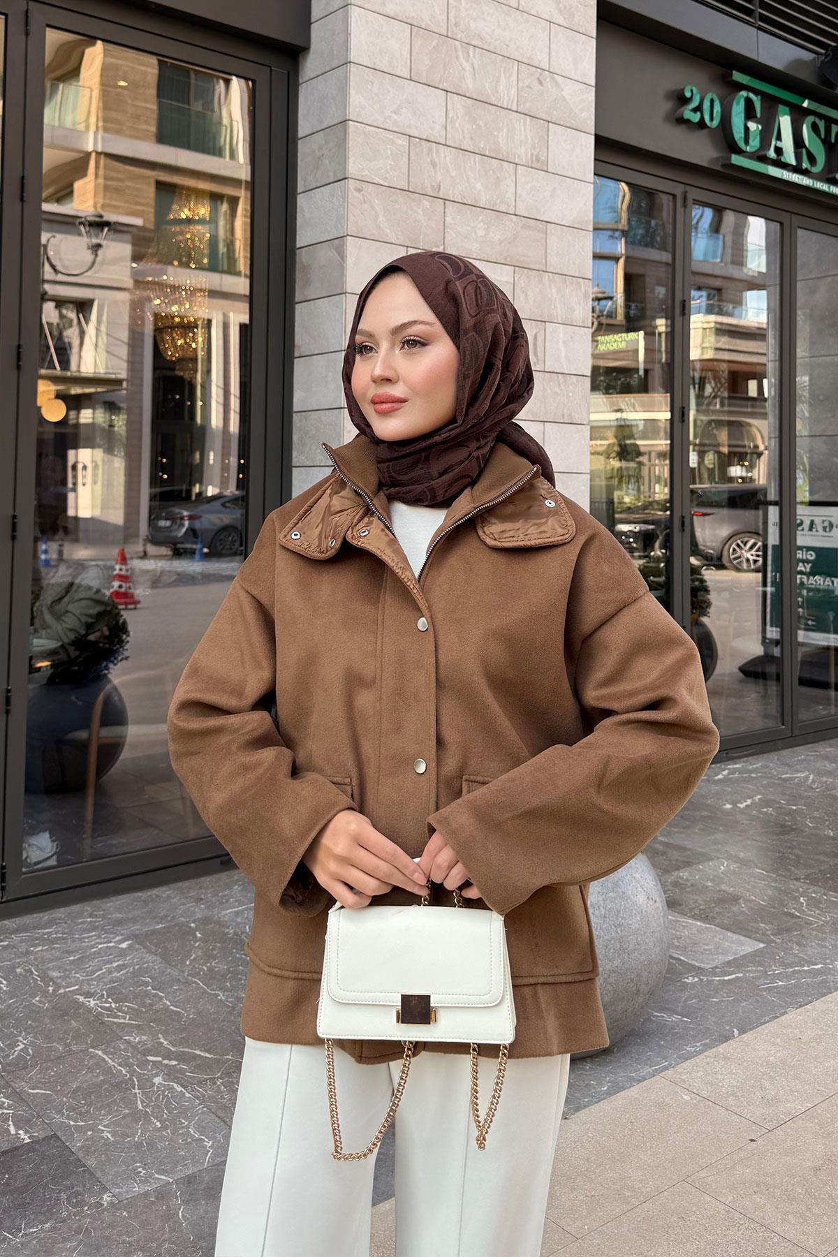 Yakası Lastik Detaylı Ceket Taba