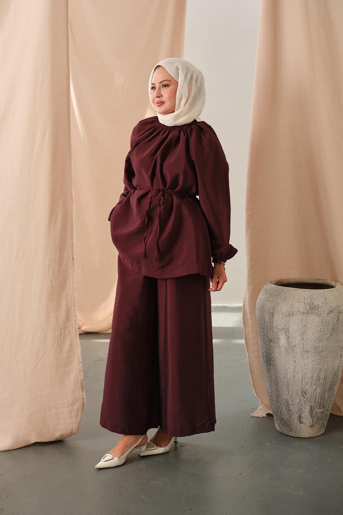 Yakası Lastik Detaylı Takım Bordo