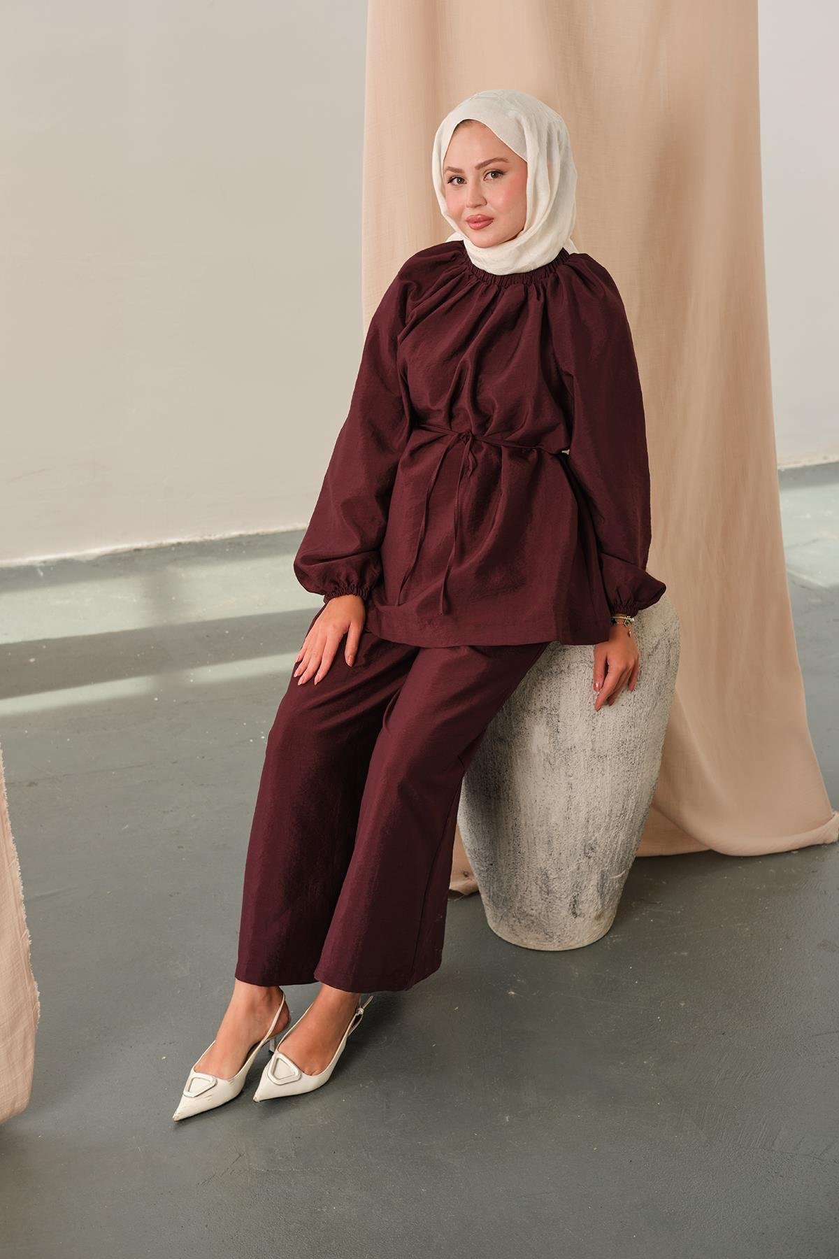 Yakası Lastik Detaylı Takım Bordo