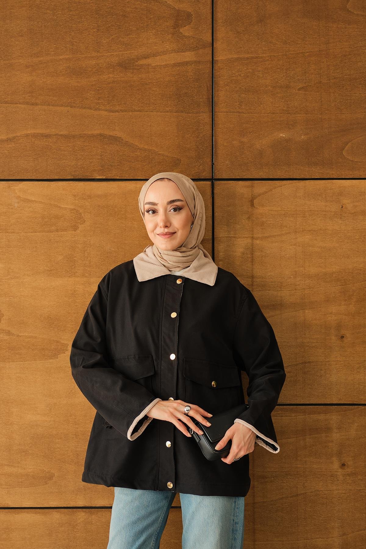 Yakası Ve Bilekleri Kadife Detaylı Ceket Siyah