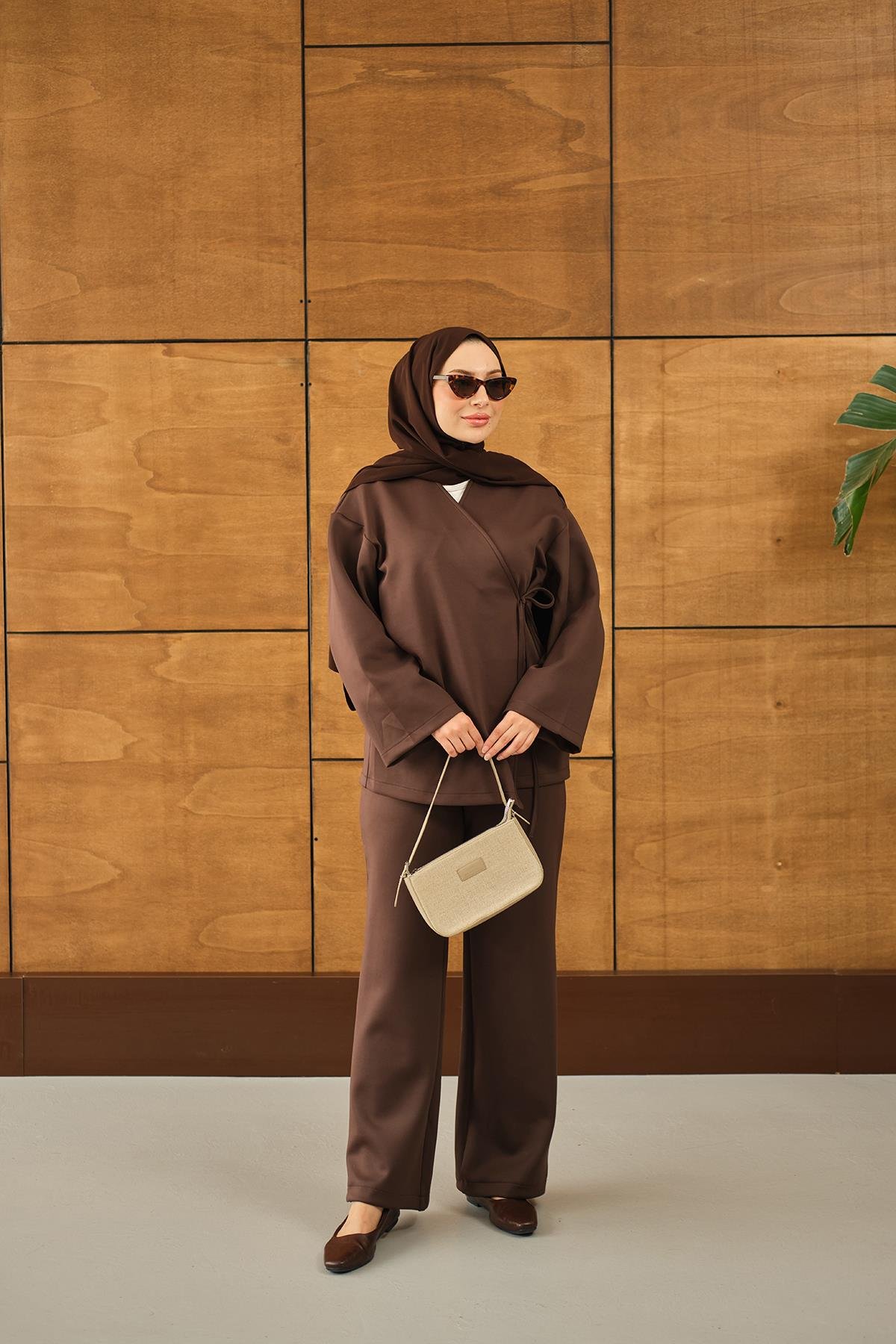 Yan Bağlamalı Takım Kahverengi