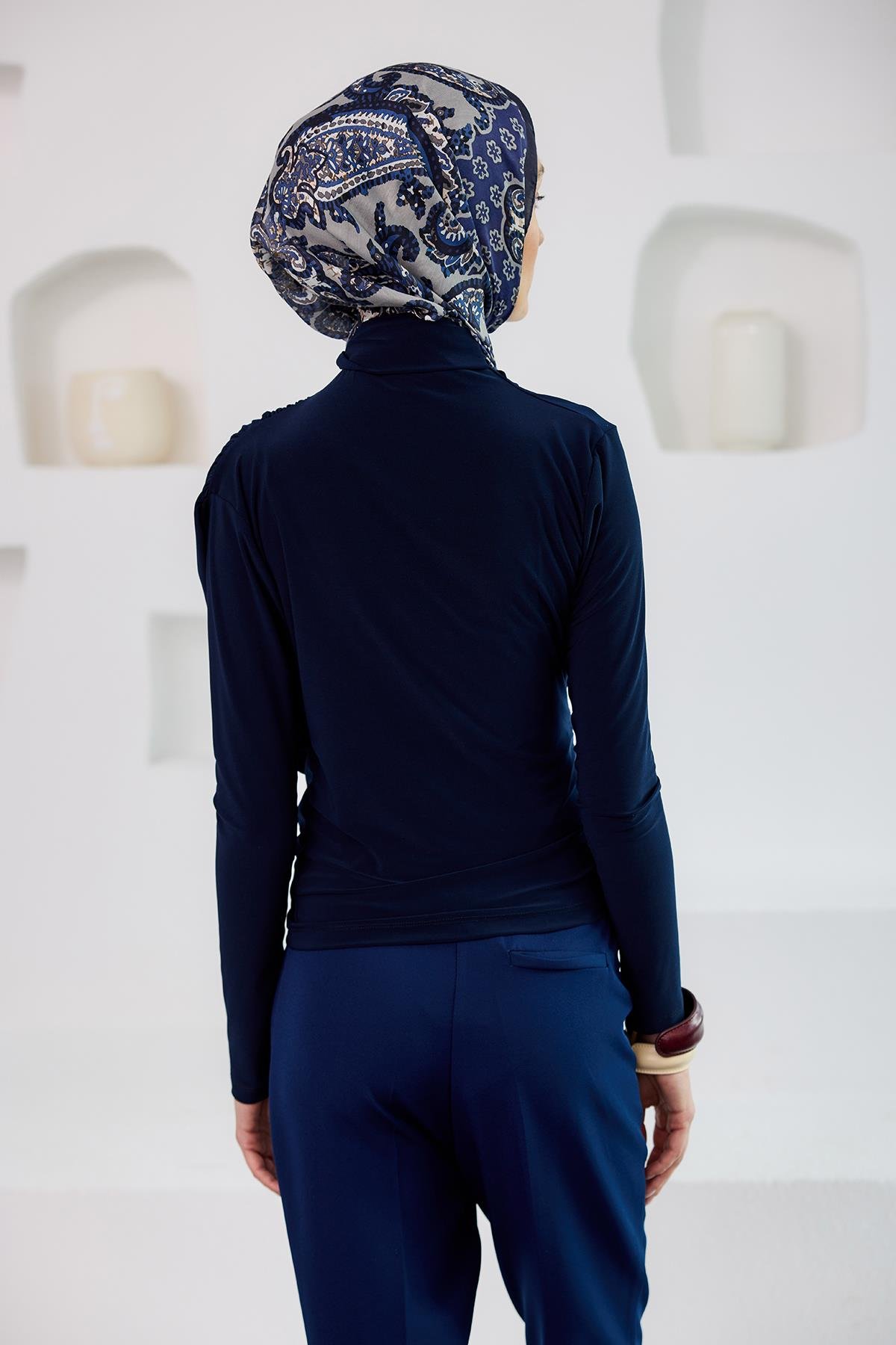 Yan Detayları Büzgülü Bluz Lacivert