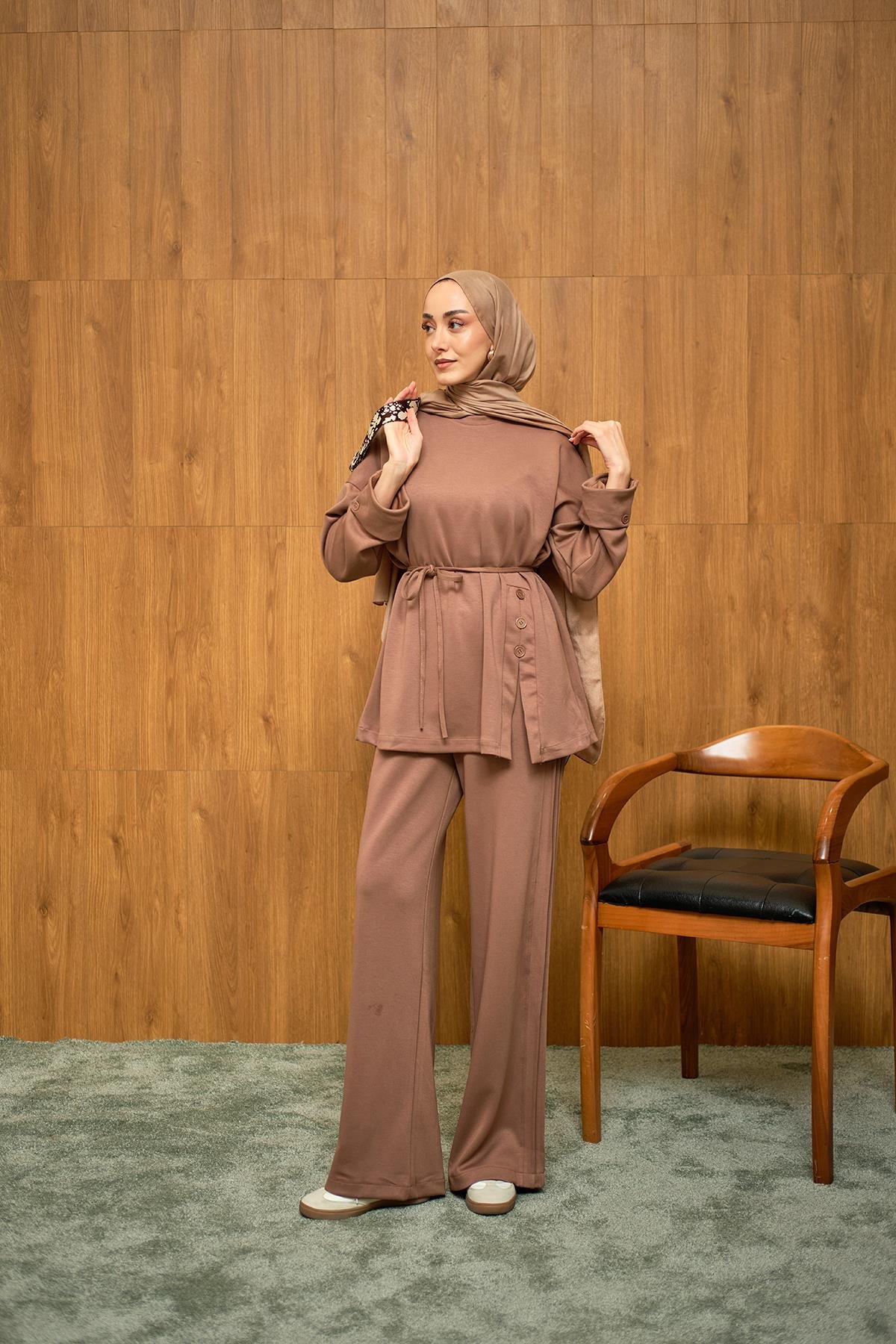 Yan Düğme Detay Takım Vizon