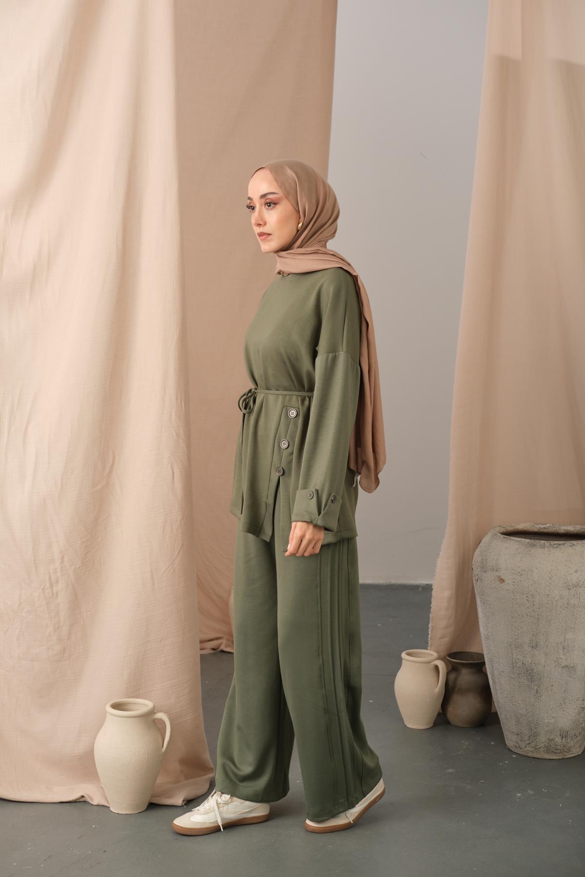 Yan Düğme Detay Takım Yeşil