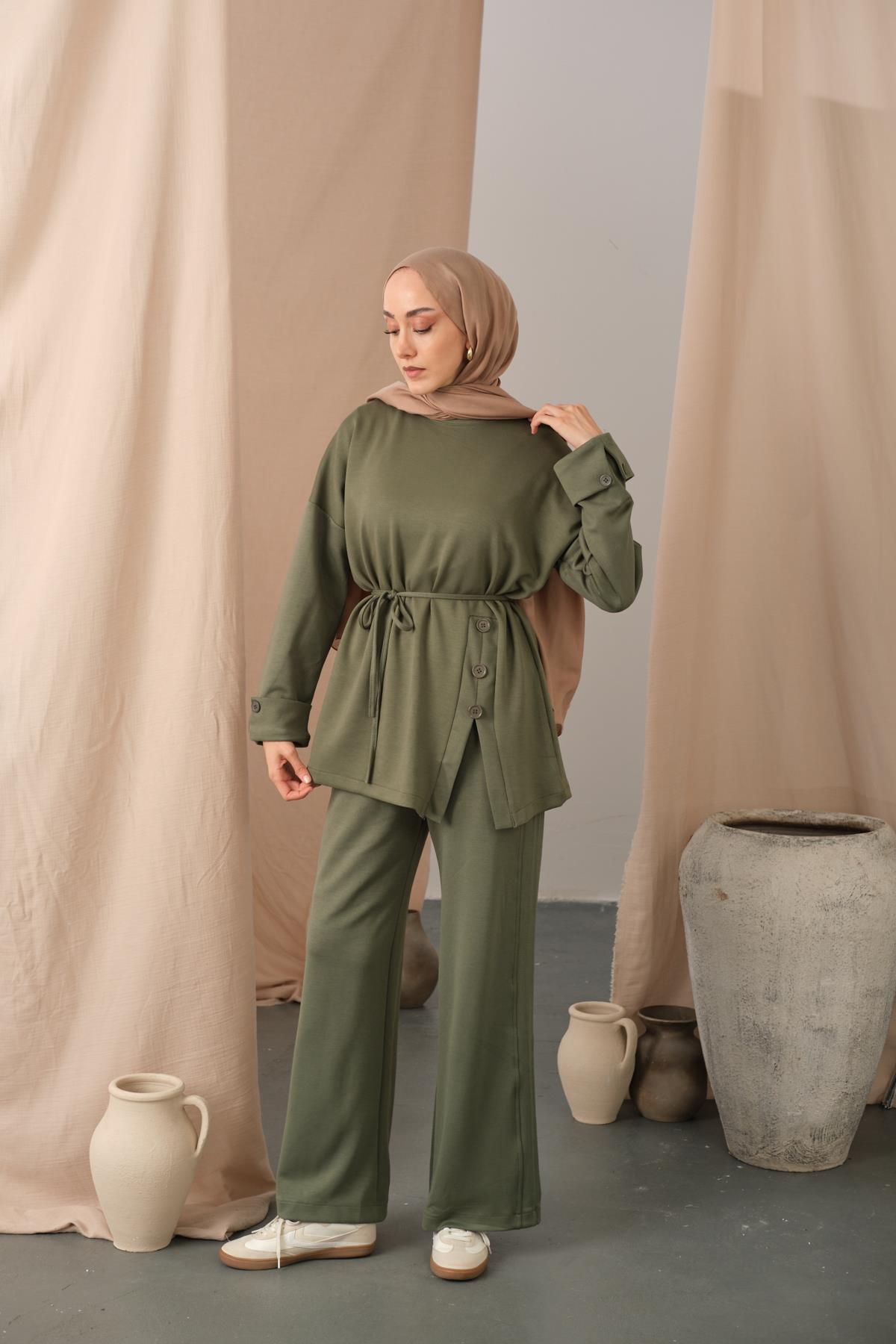 Yan Düğme Detay Takım Yeşil