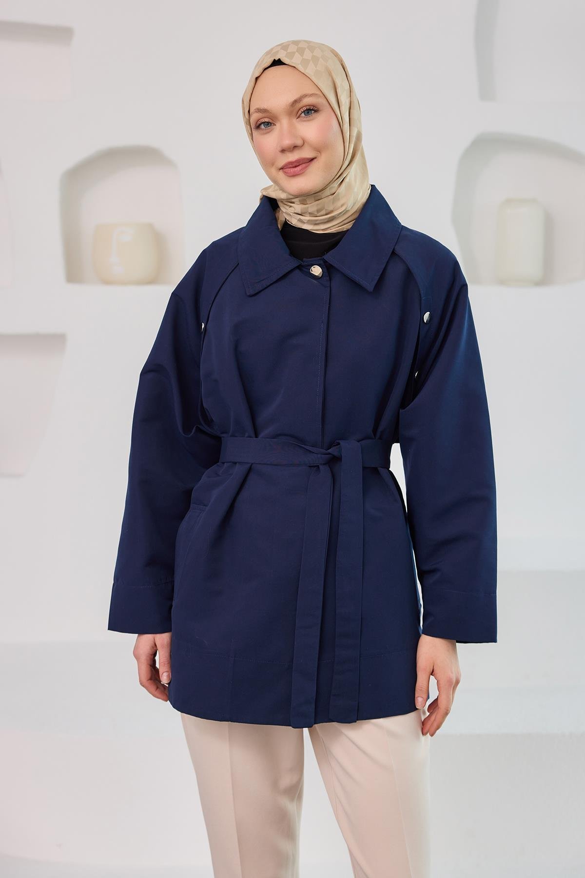 Yanları Açılabilir Çıt Çıt Detaylı Kısa Trenç Lacivert