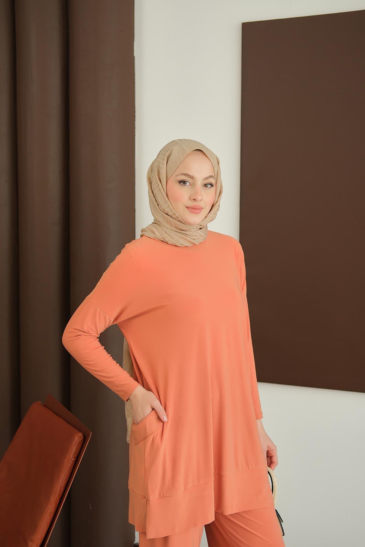 Yanları Cepli Takım  Turuncu