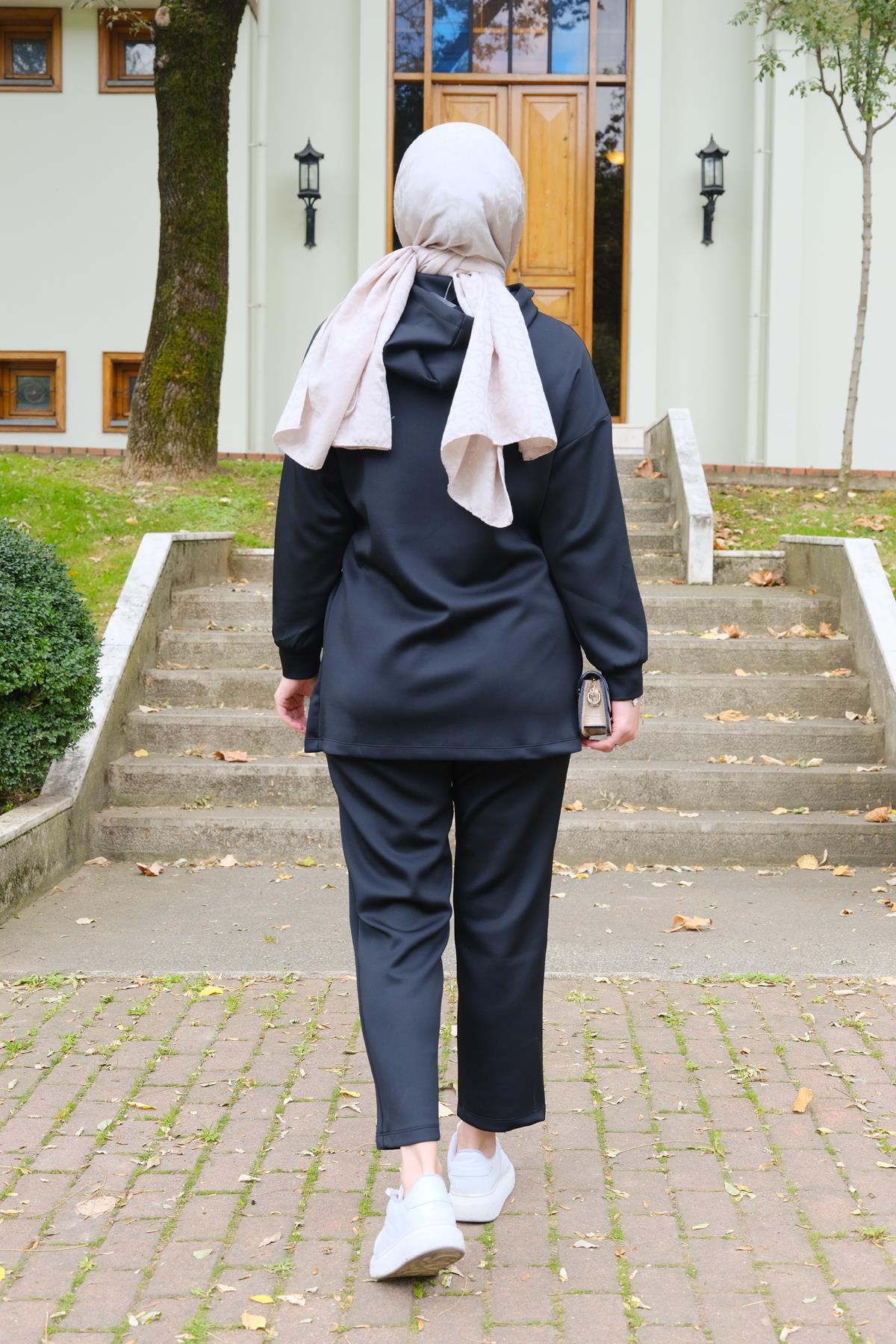 Yanları Fermuarlı Takım Siyah