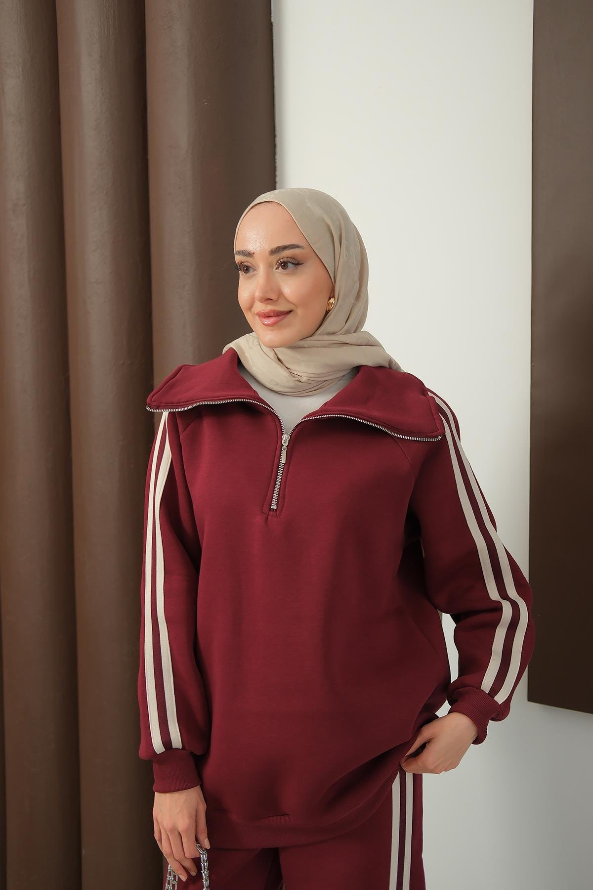 Yanları Şerit Detay Takım Bordo