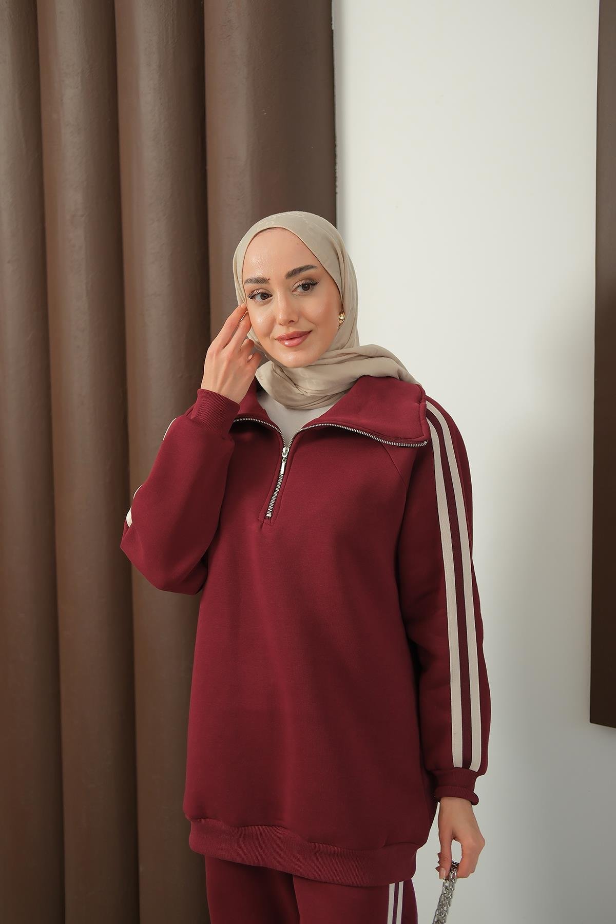 Yanları Şerit Detay Takım Bordo