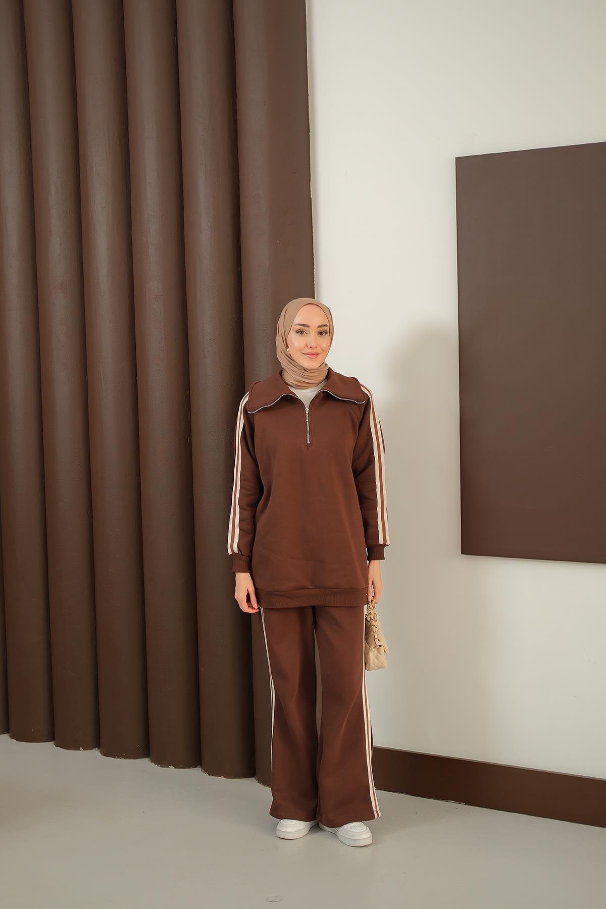 Yanları Şerit Detay Takım Kahverengi