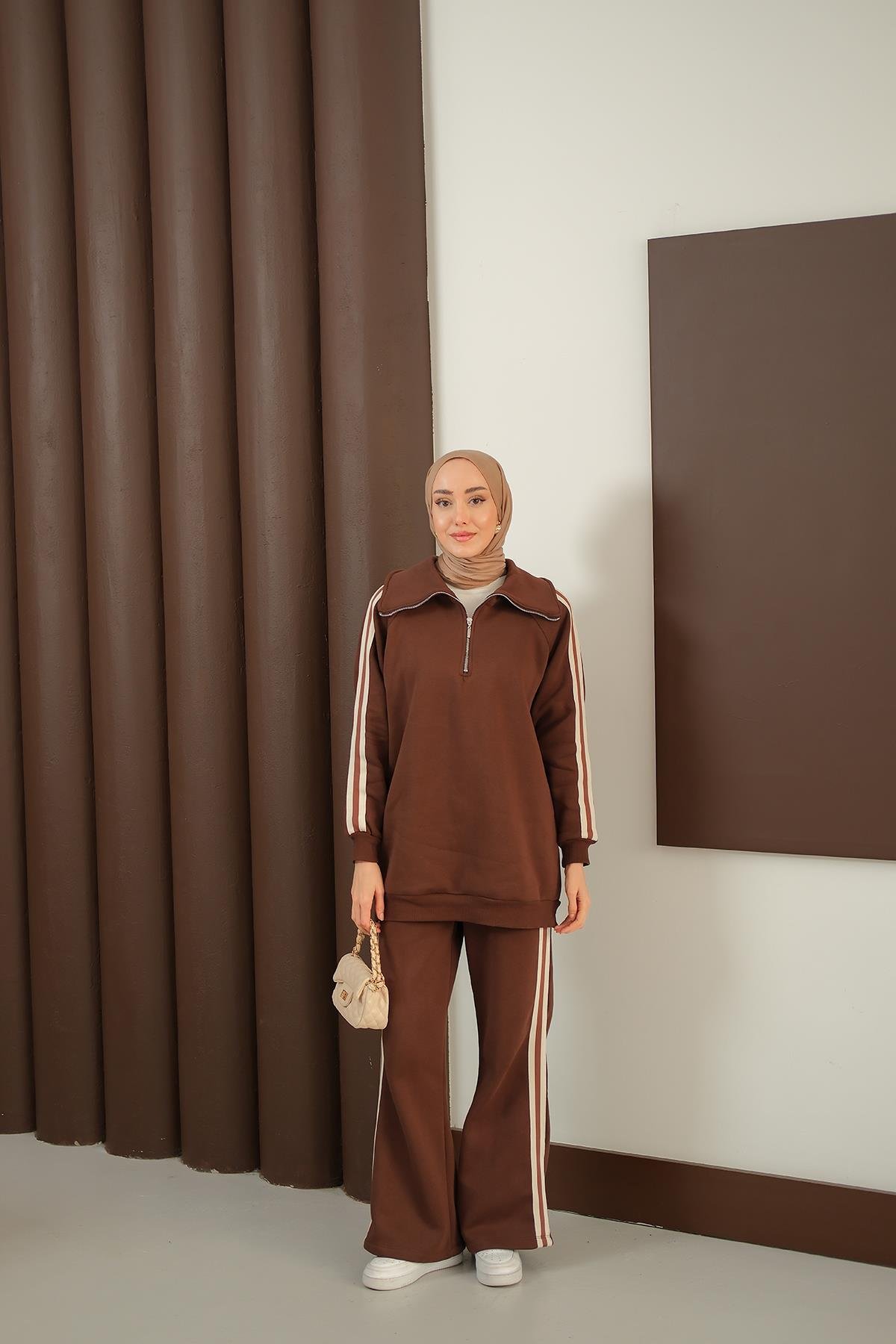 Yanları Şerit Detay Takım Kahverengi