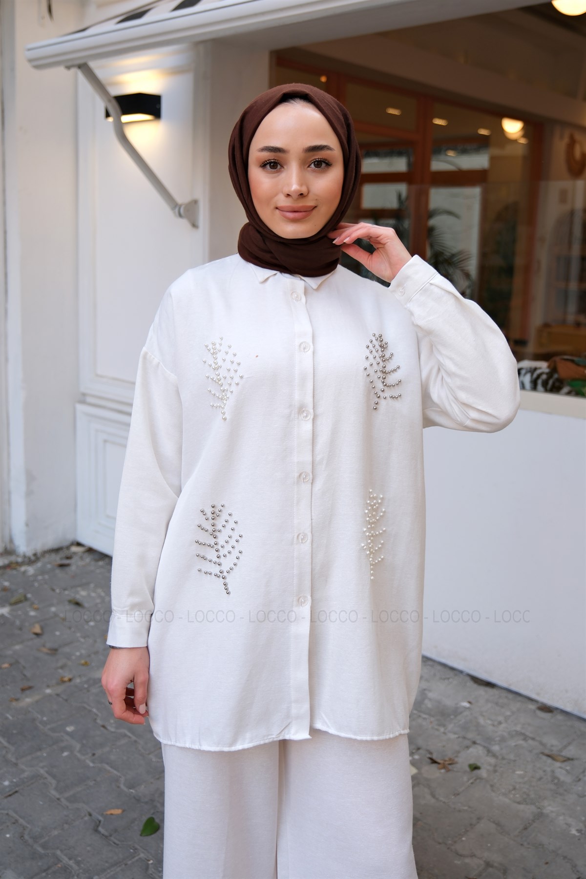 YAPRAK ISLEMELI KETEN GOMLEK TAS