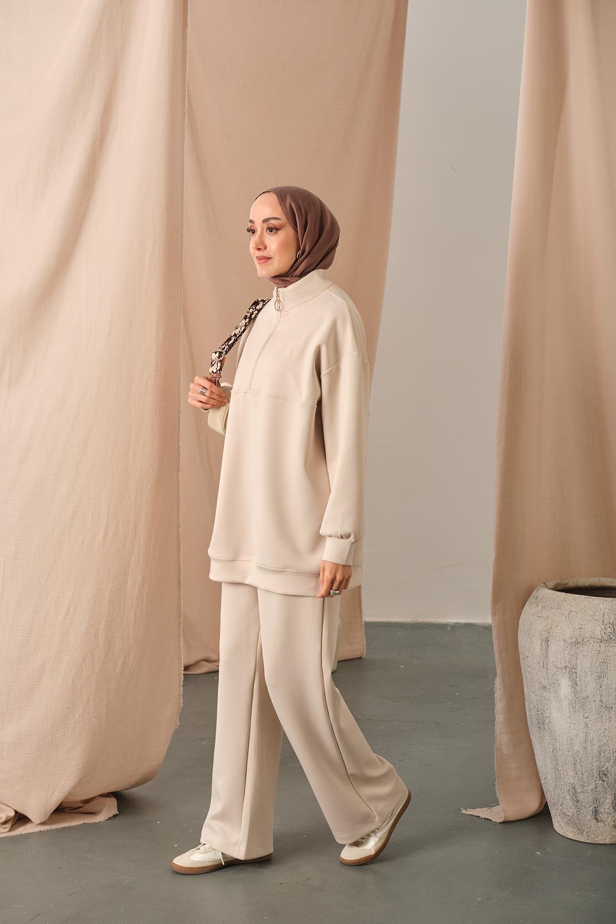 Yarım Fermuarlı Takım Taş