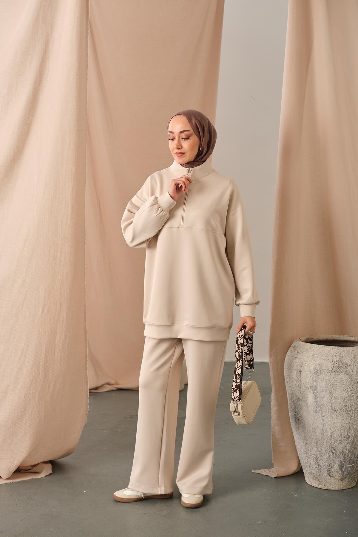 Yarım Fermuarlı Takım Taş