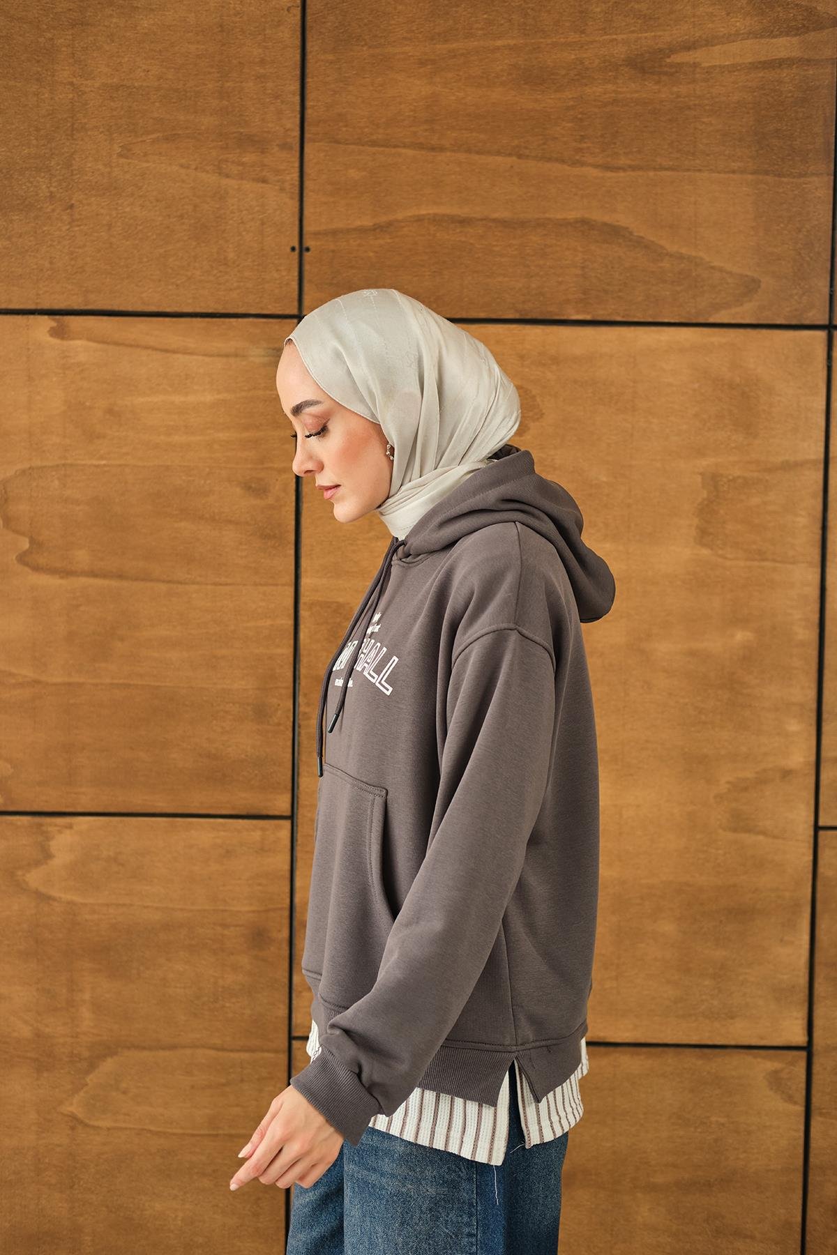 Yazı Baskılı Kapüşonlu Sweat Gri