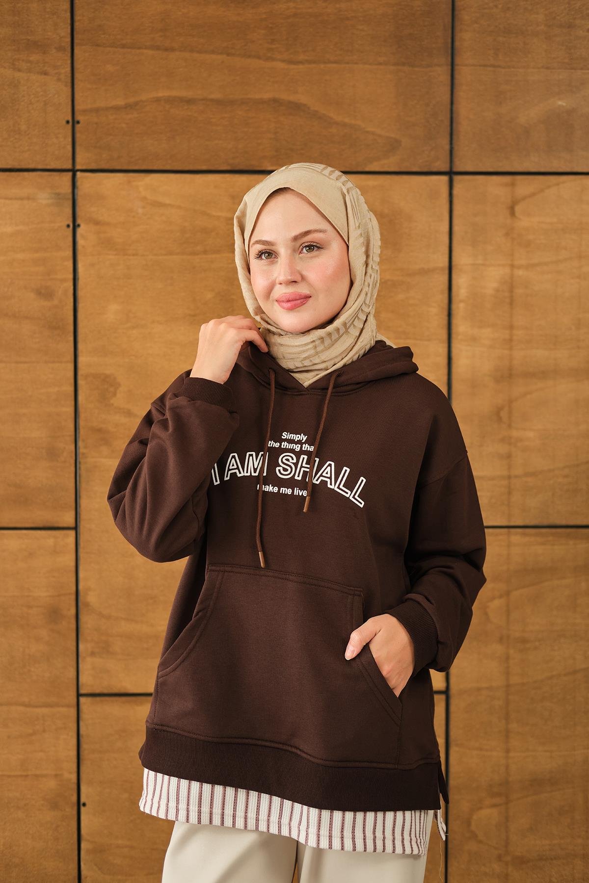Yazı Baskılı Kapüşonlu Sweat Kahverengi