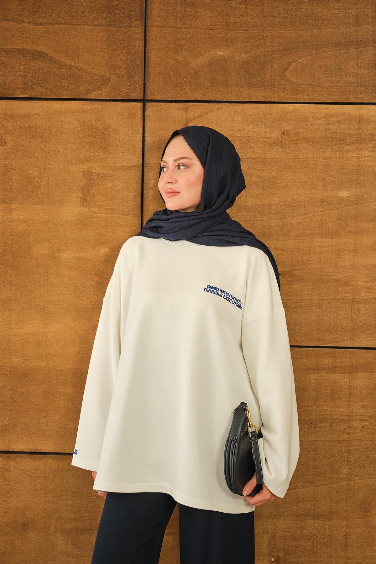 Yazı Baskılı Sweat Krem