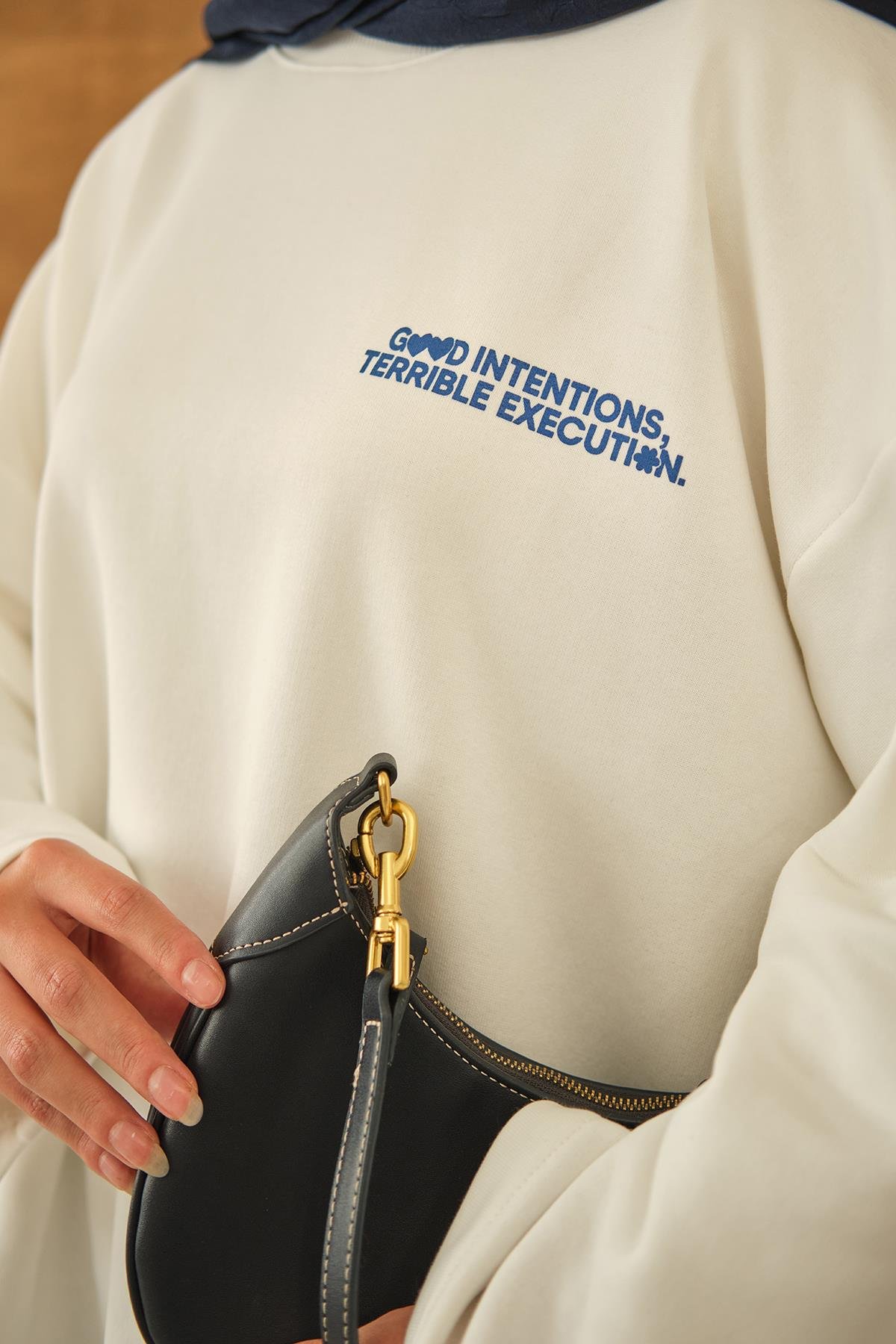 Yazı Baskılı Sweat Krem