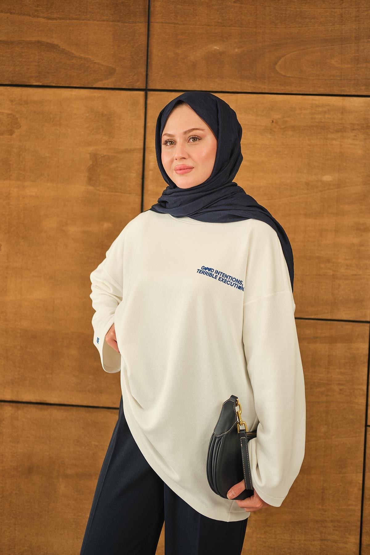 Yazı Baskılı Sweat Krem