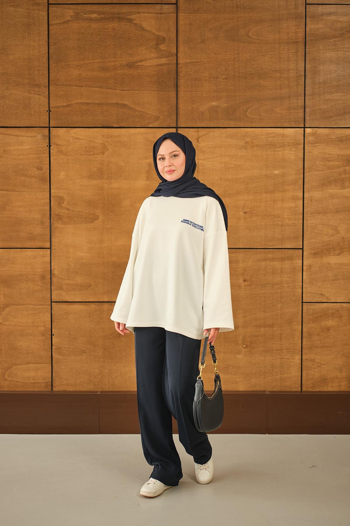 Yazı Baskılı Sweat Krem