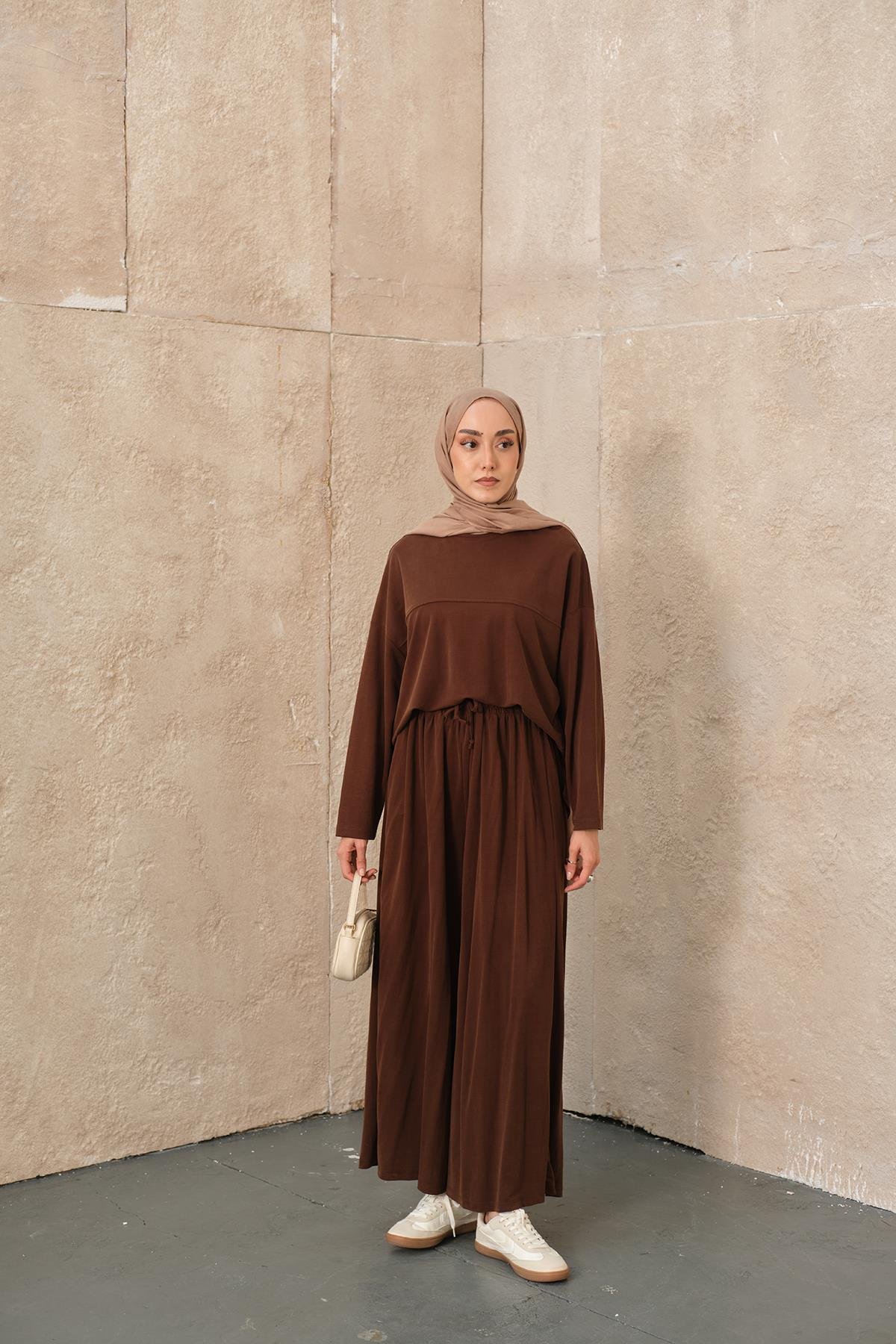 Yırtmaç Detay Takım Kahve