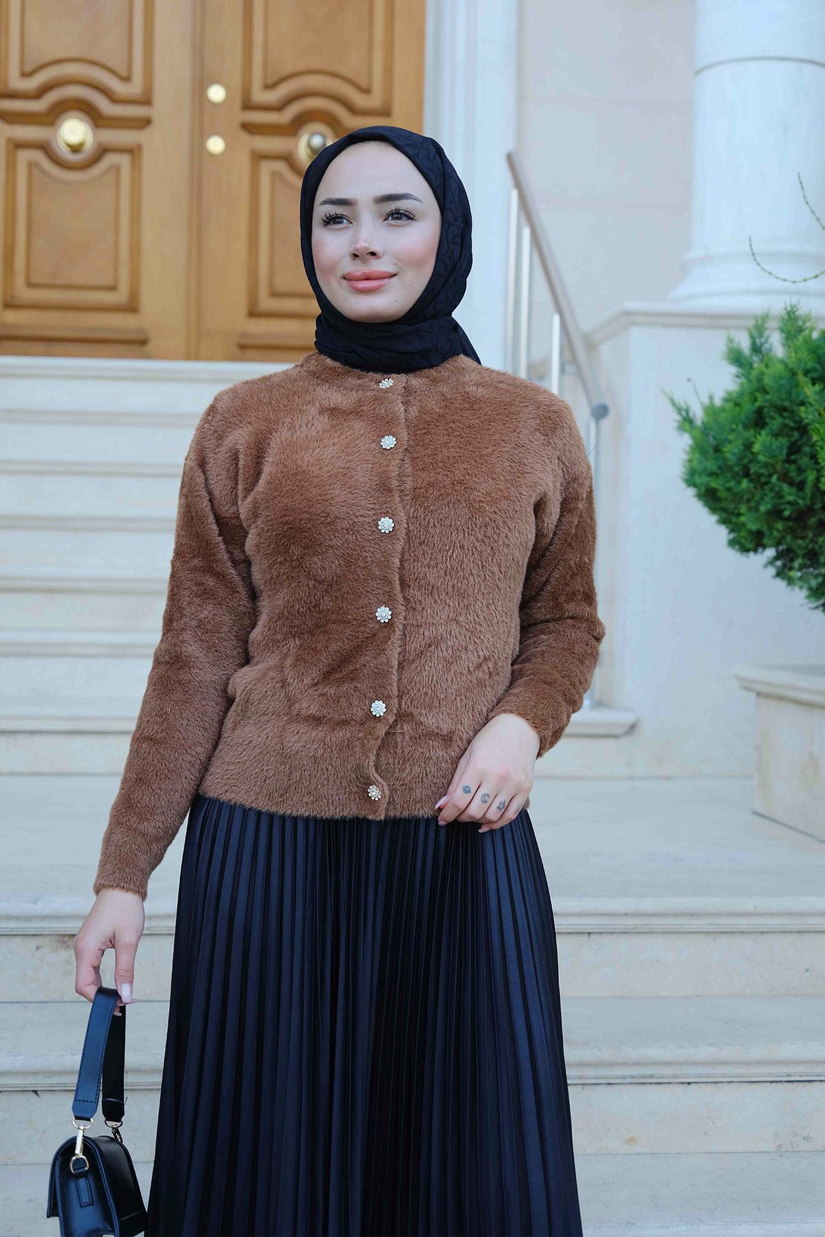 Yumuşak Dokulu Düğme Detaylı Hırka Kahverengi
