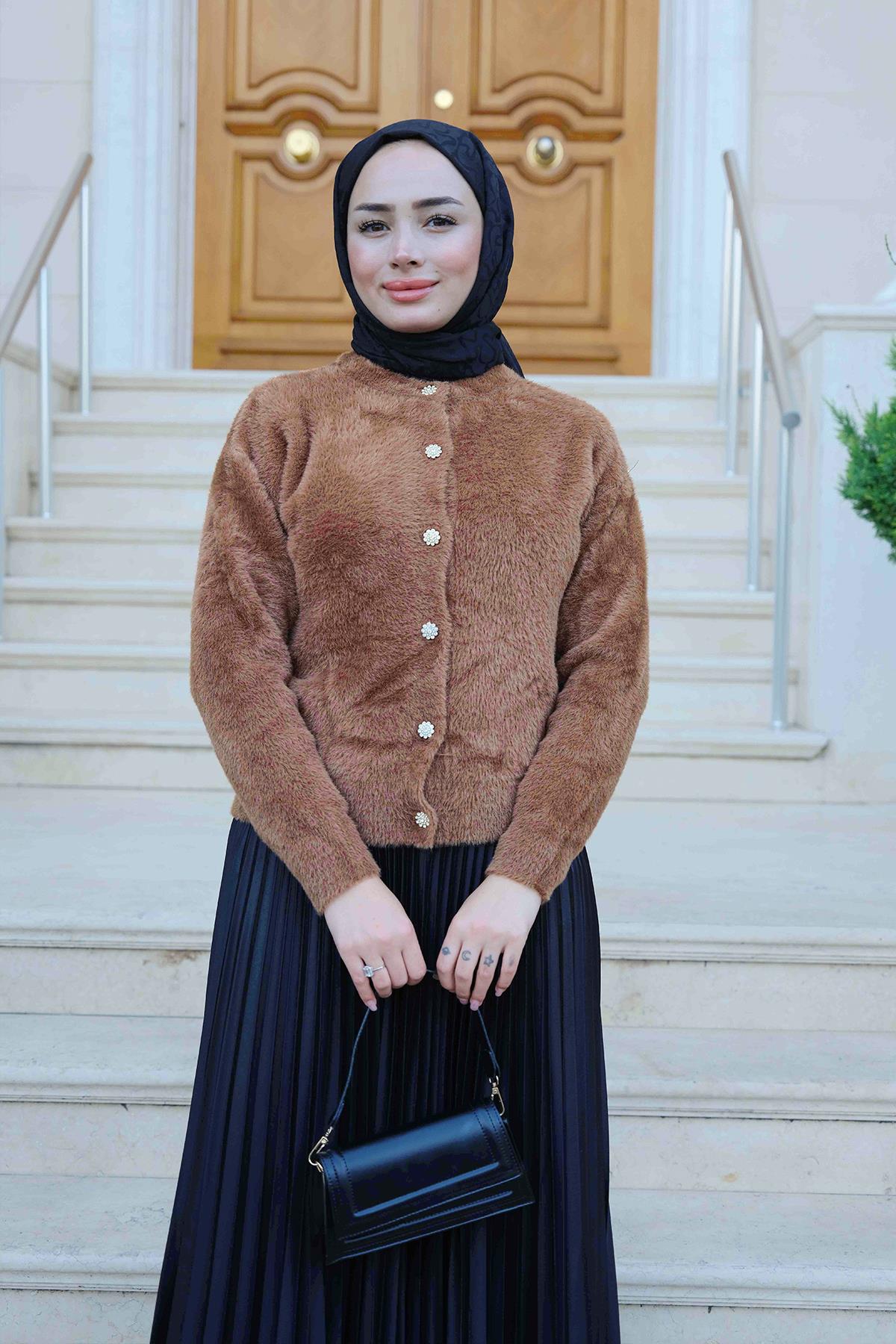 Yumuşak Dokulu Düğme Detaylı Hırka Kahverengi