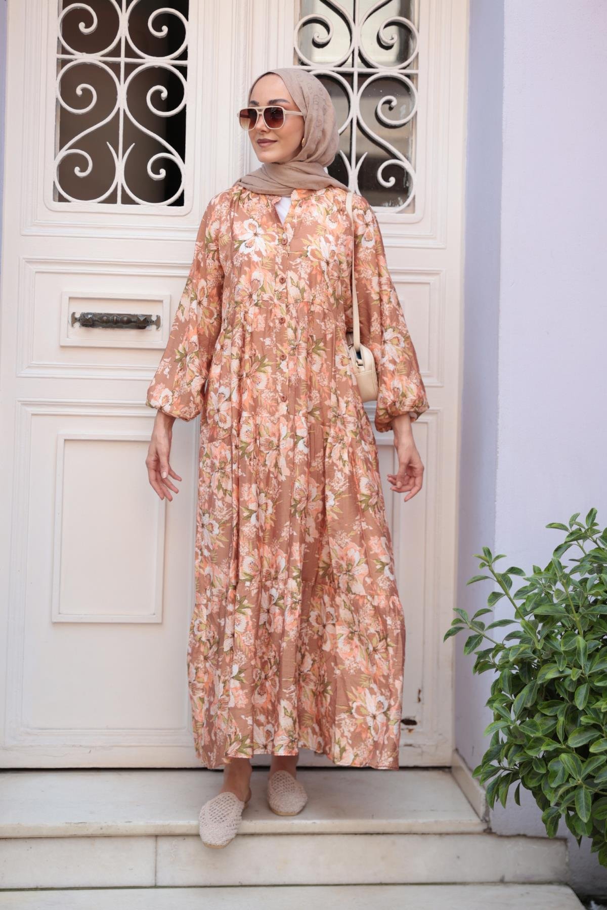 Zambak Desen Elbise Kahverengi