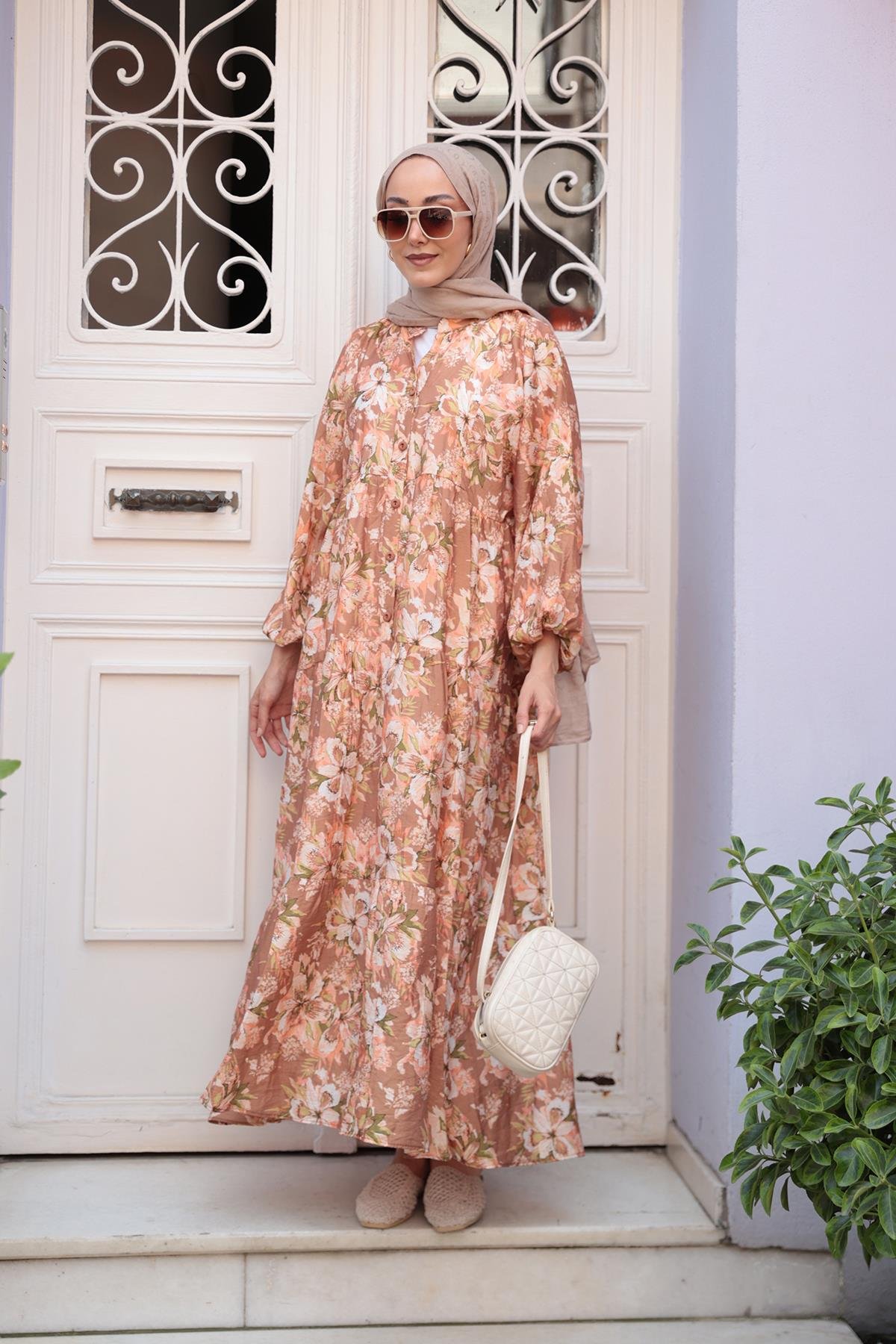 Zambak Desen Elbise Kahverengi