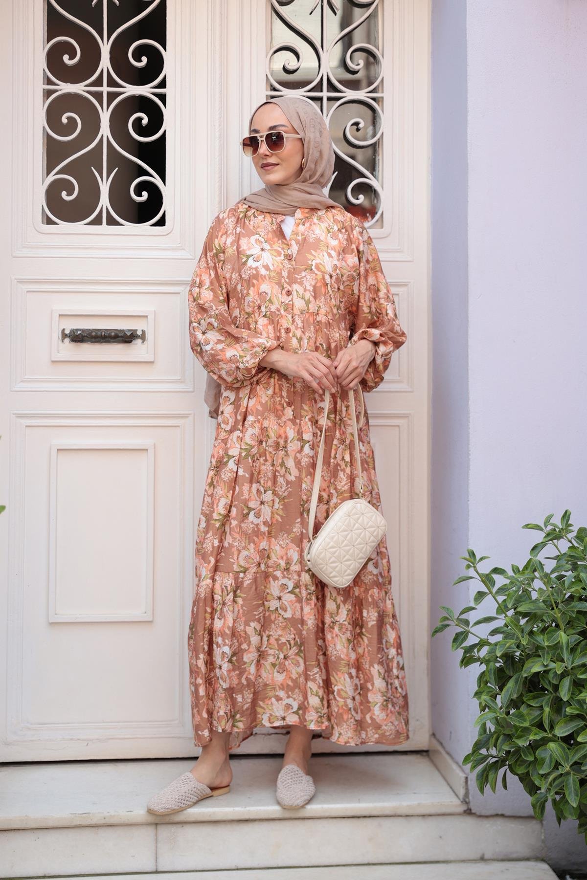 Zambak Desen Elbise Kahverengi