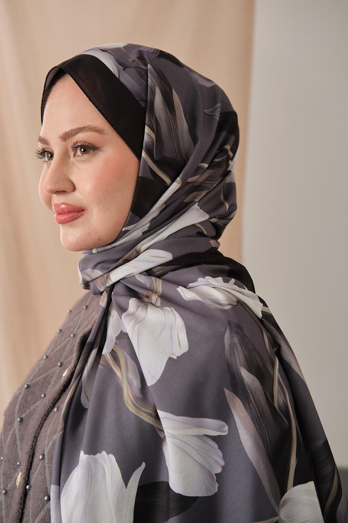 Zambak Desenli Soft Şal Füme